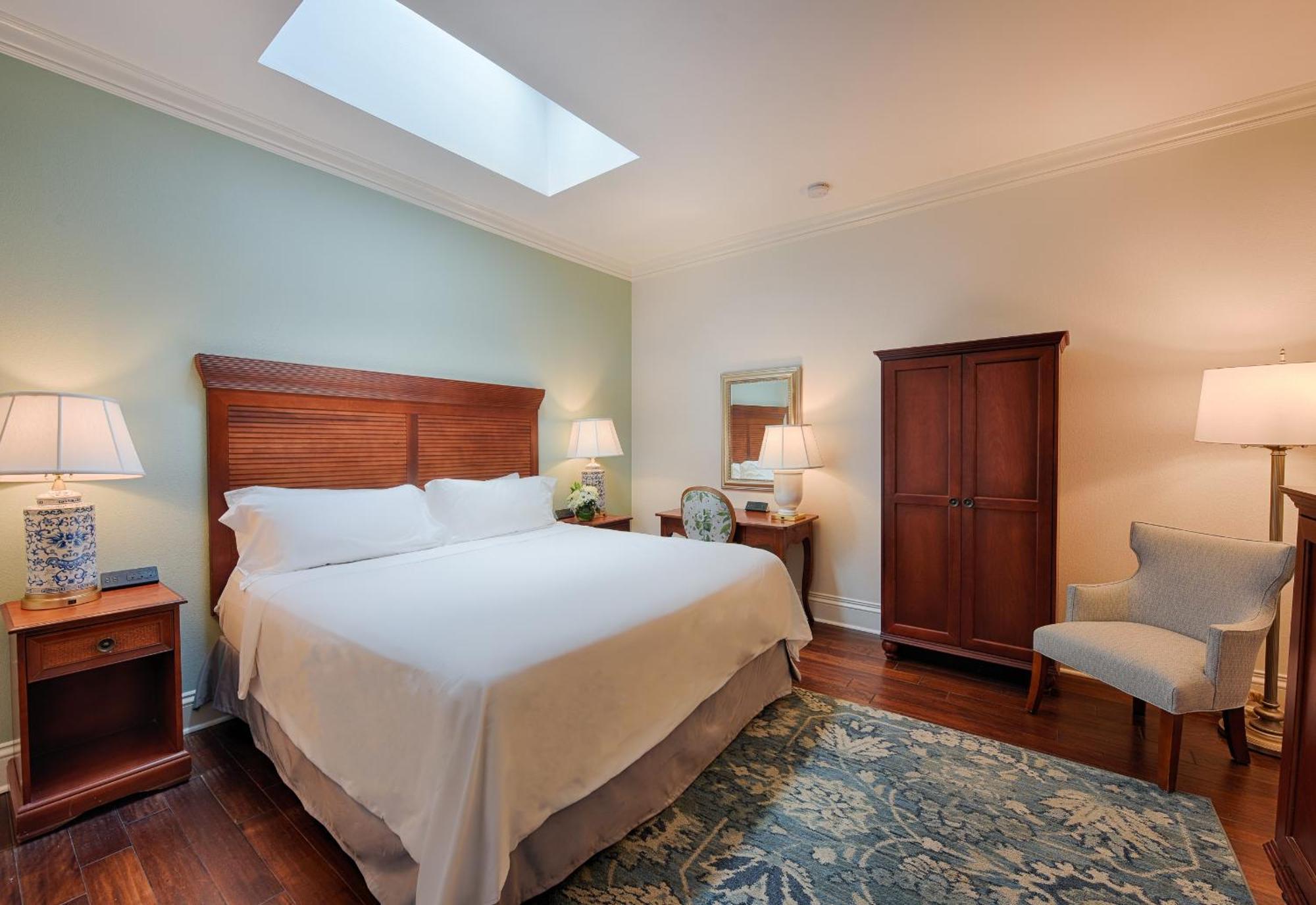 King Room No Window