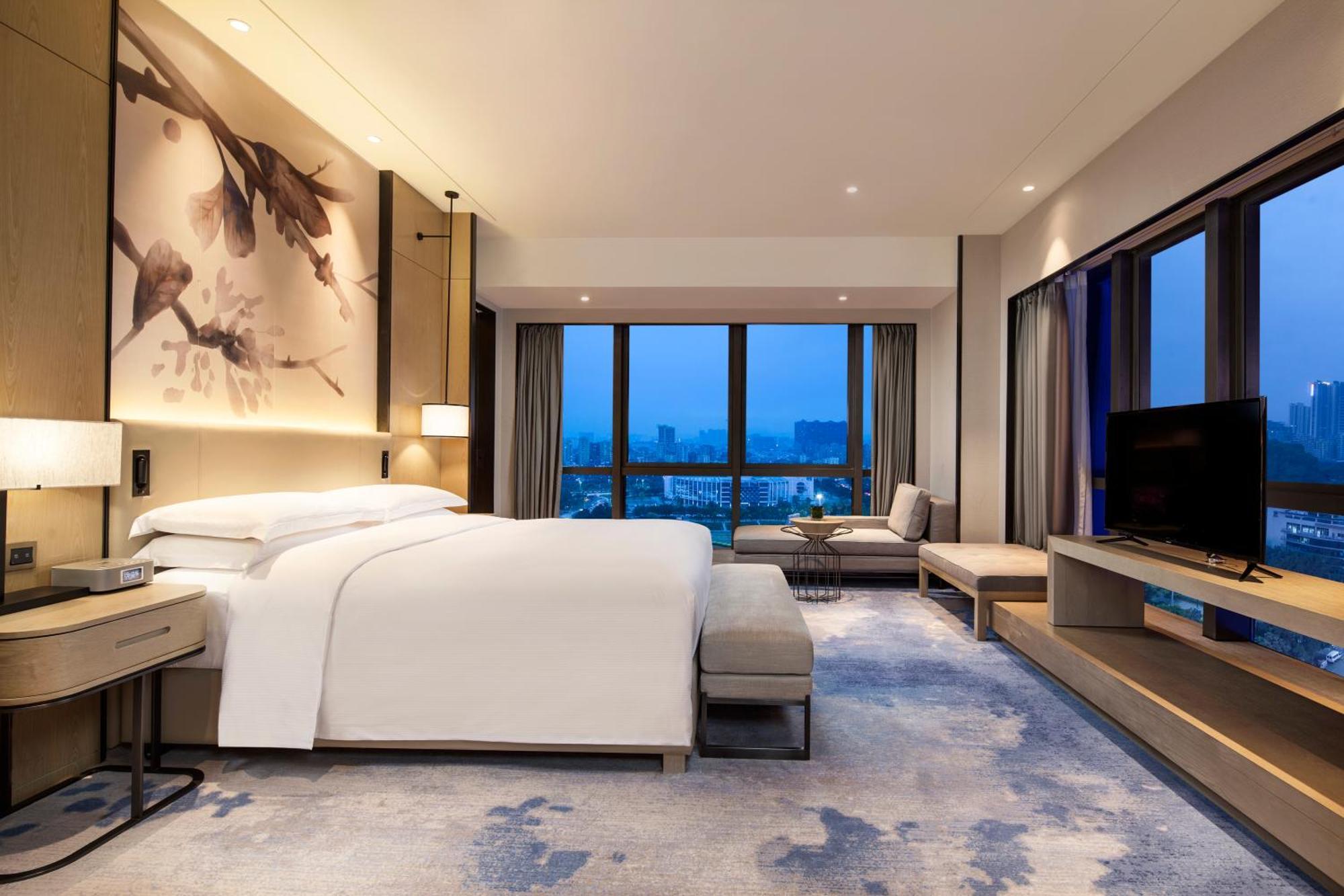One-Bedroom King Suite