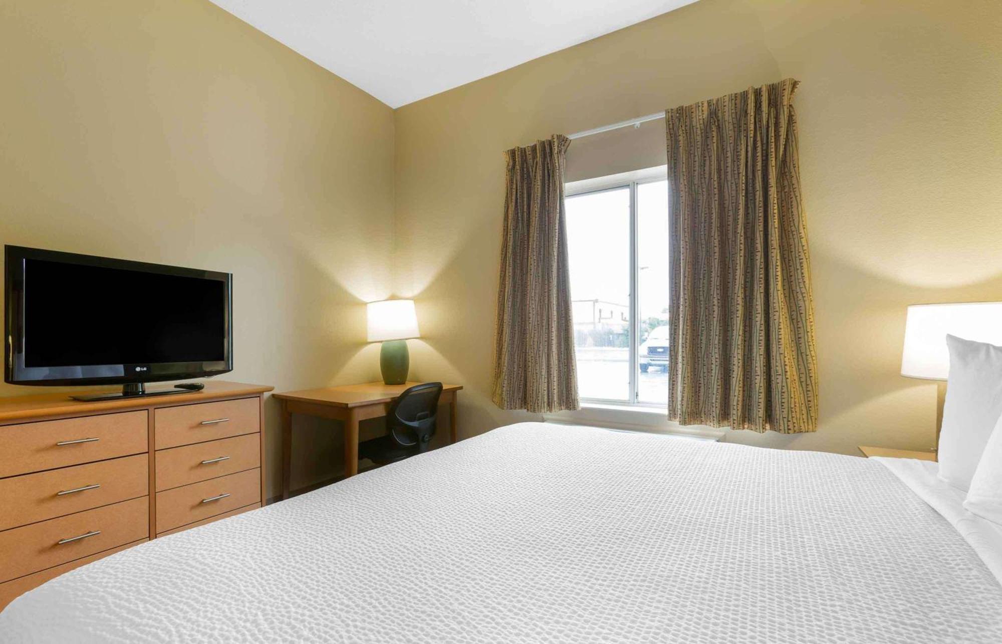1 Bed | Hearing Accessible, Kitchen