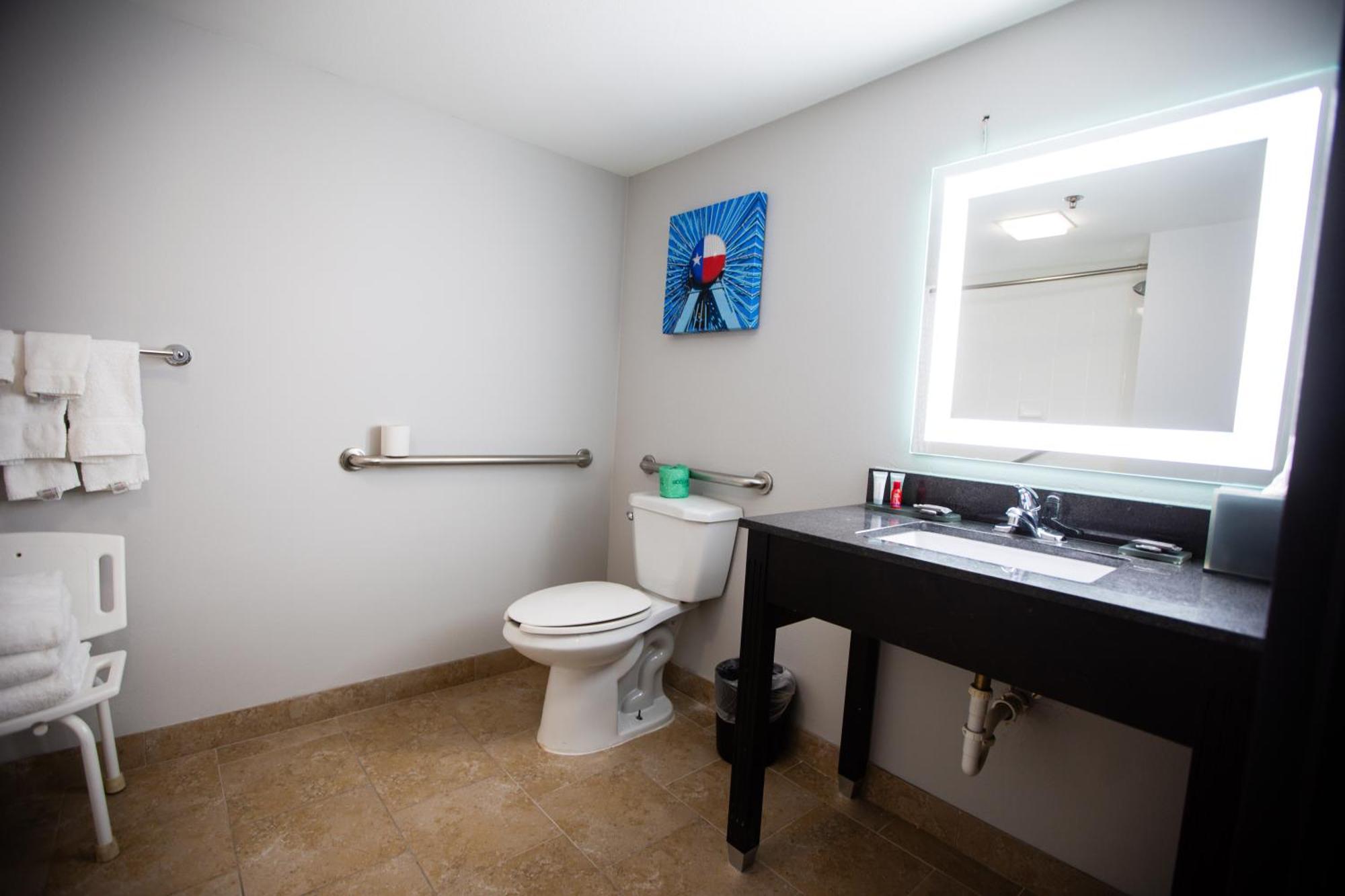 King Room Bath Tub Mobility or Hearing Accessible Non-Smoking