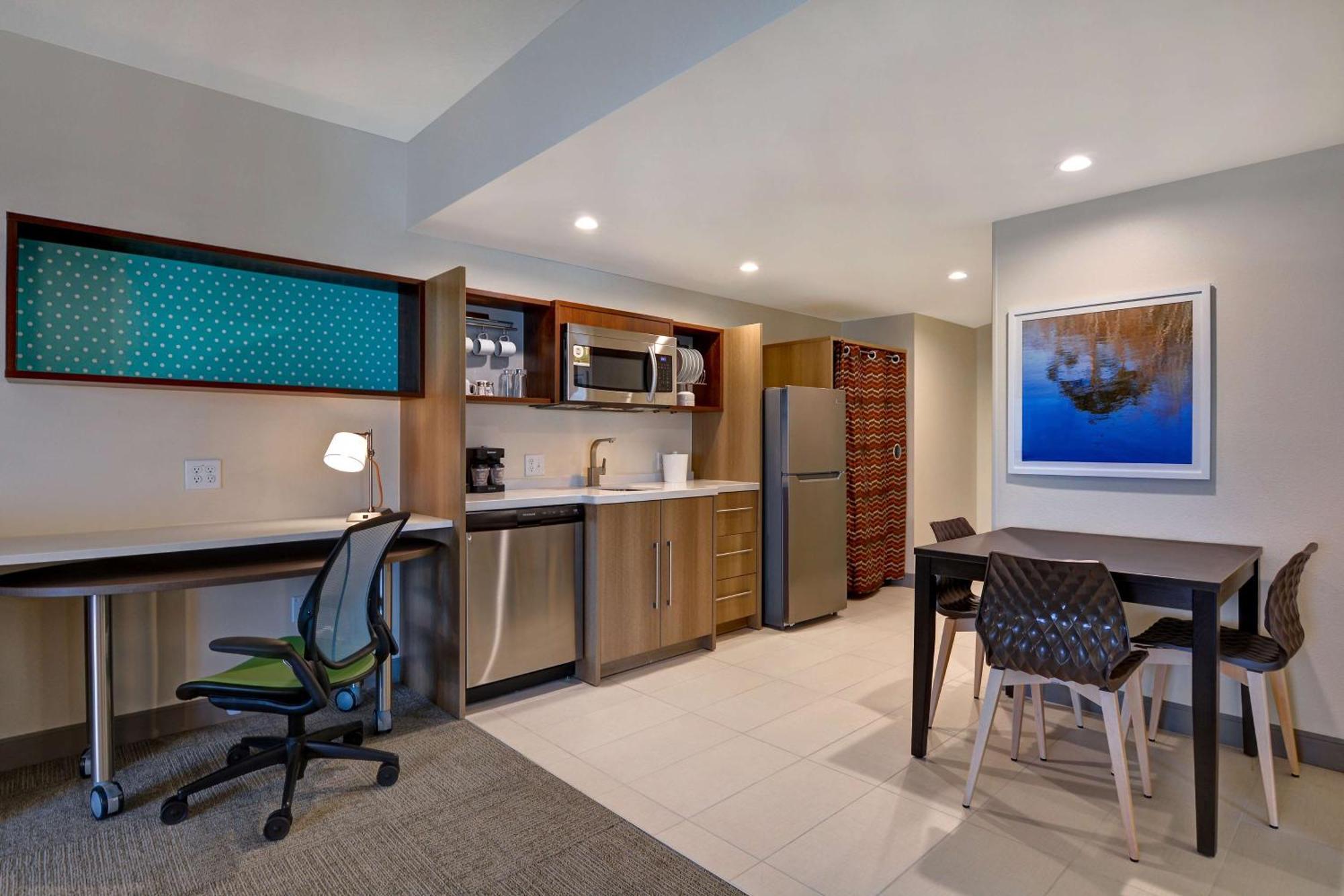 One-Bedroom King Suite Non-Smoking