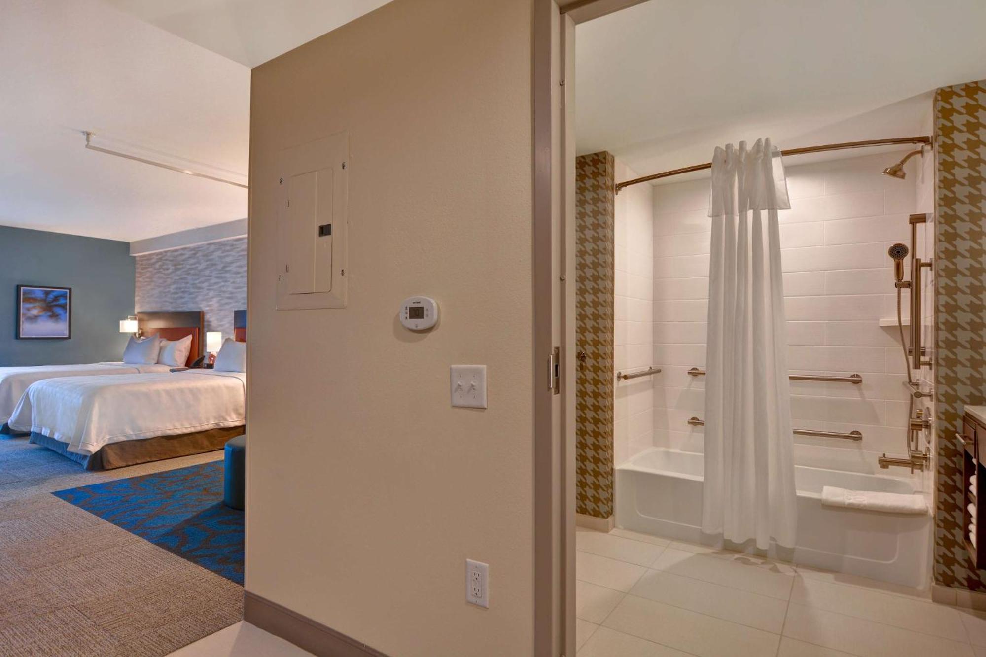 Queen Studio Two Queen Beds Mobility Access or Non-Smoking