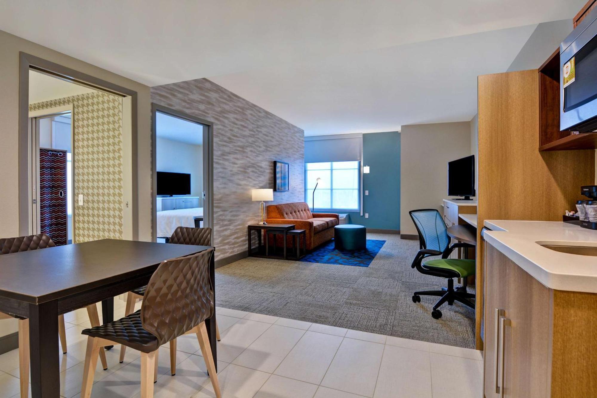 One-Bedroom King Suite Non-Smoking