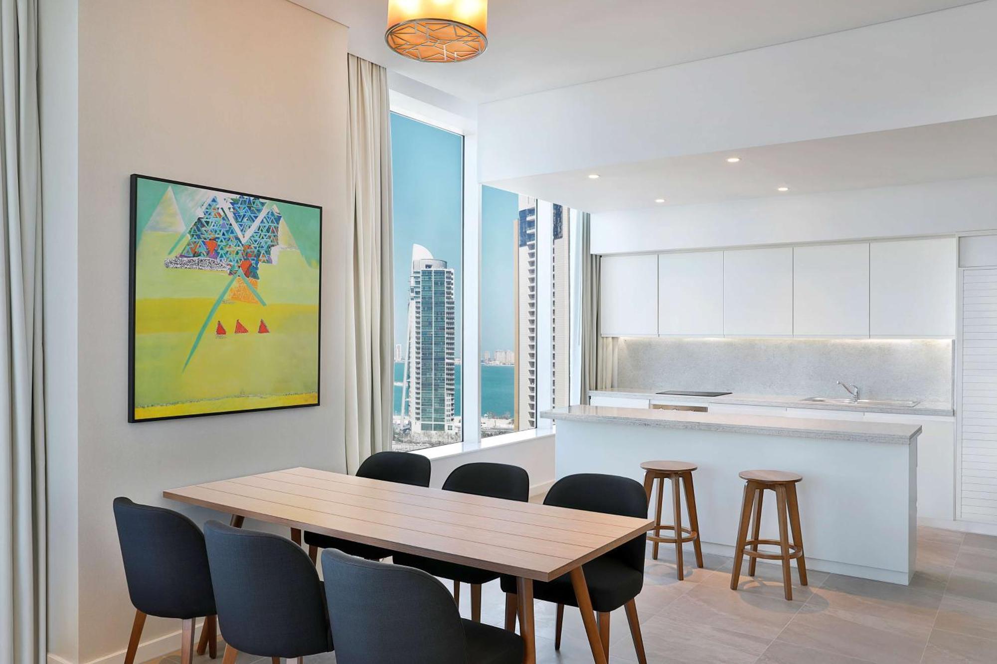 One-Bedroom Suite Sea View
