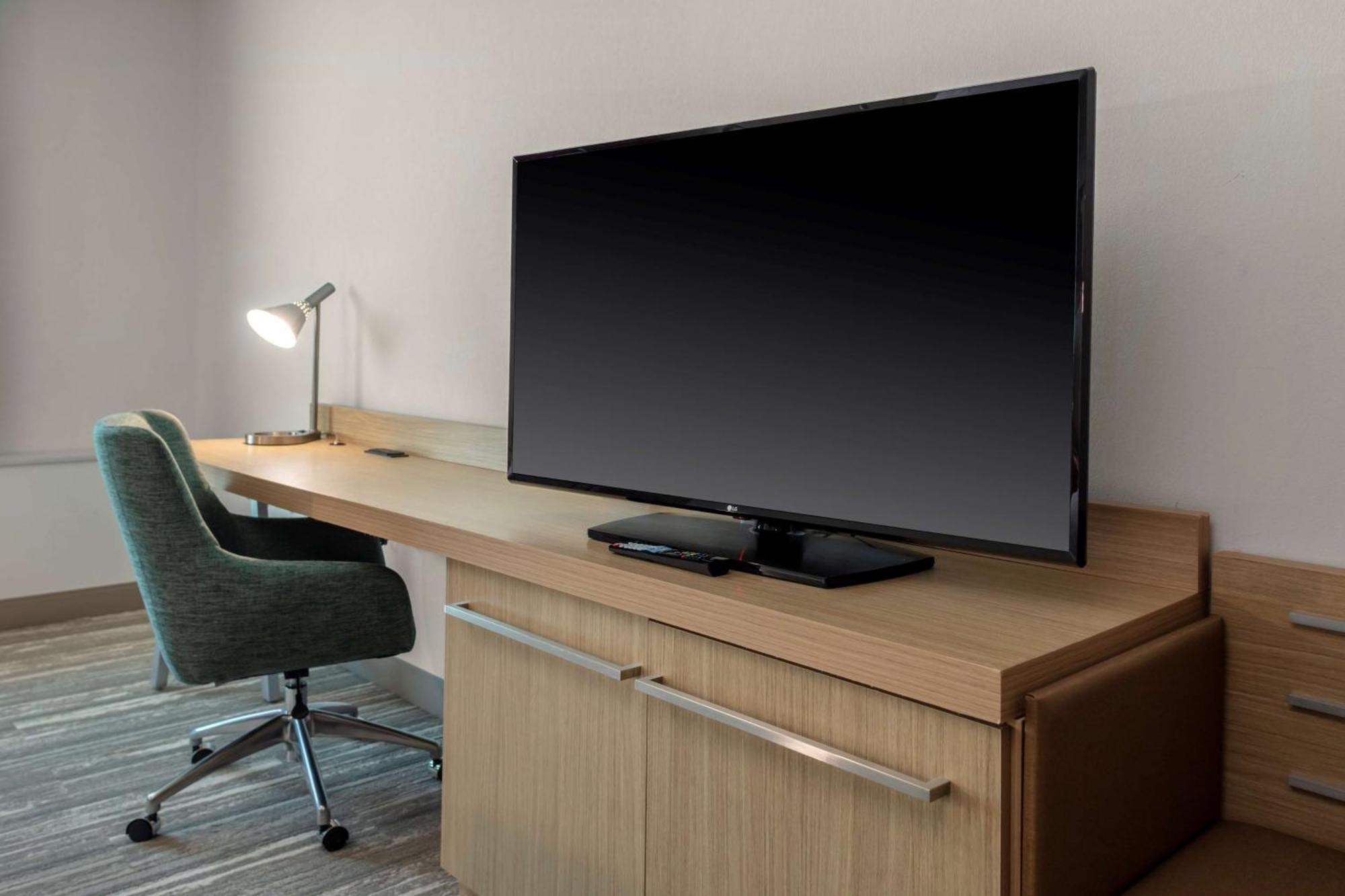 Junior King Suite,1548813544:JPEG
