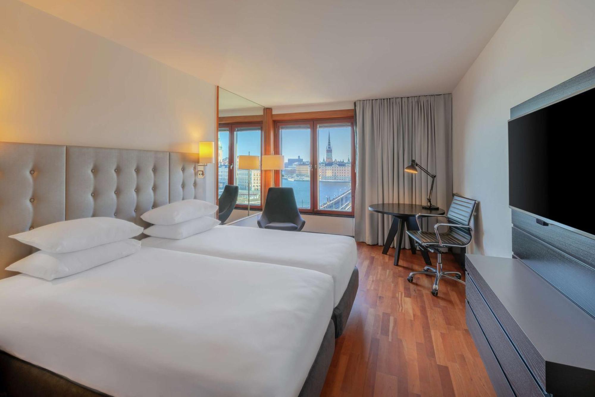Twin Deluxe Room with View