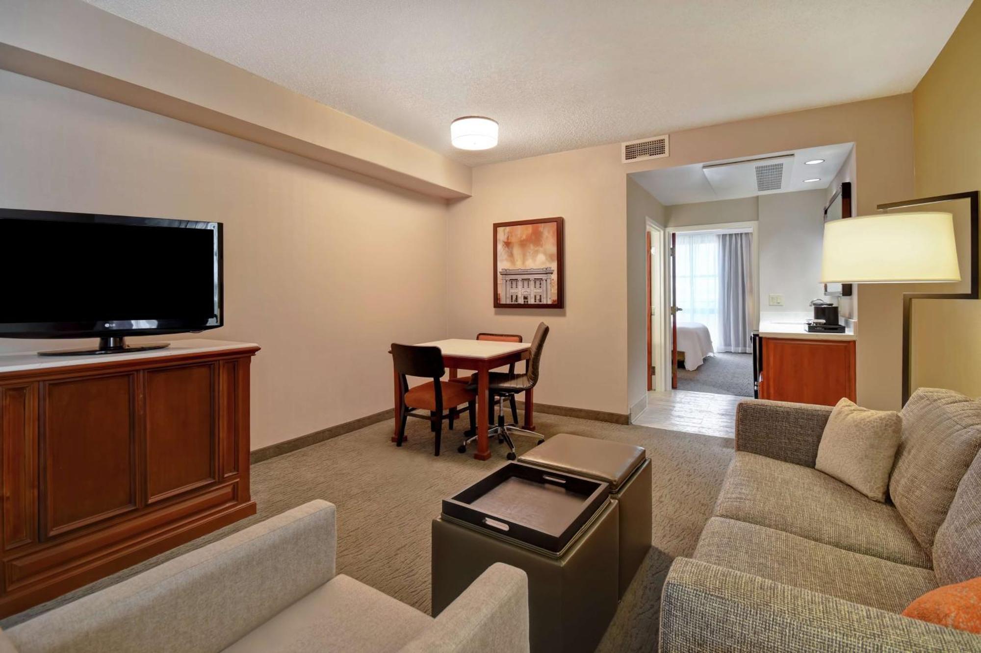 One-Bedroom King Suite with Tub - Mobility Accessible
