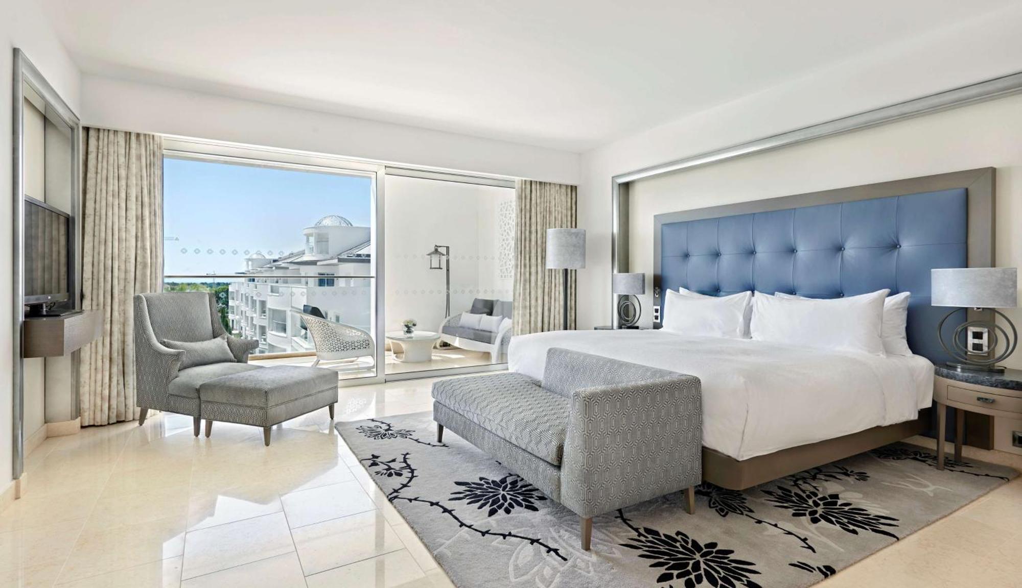 Grand Deluxe King Suite Pool View,1548856987:JPEG
