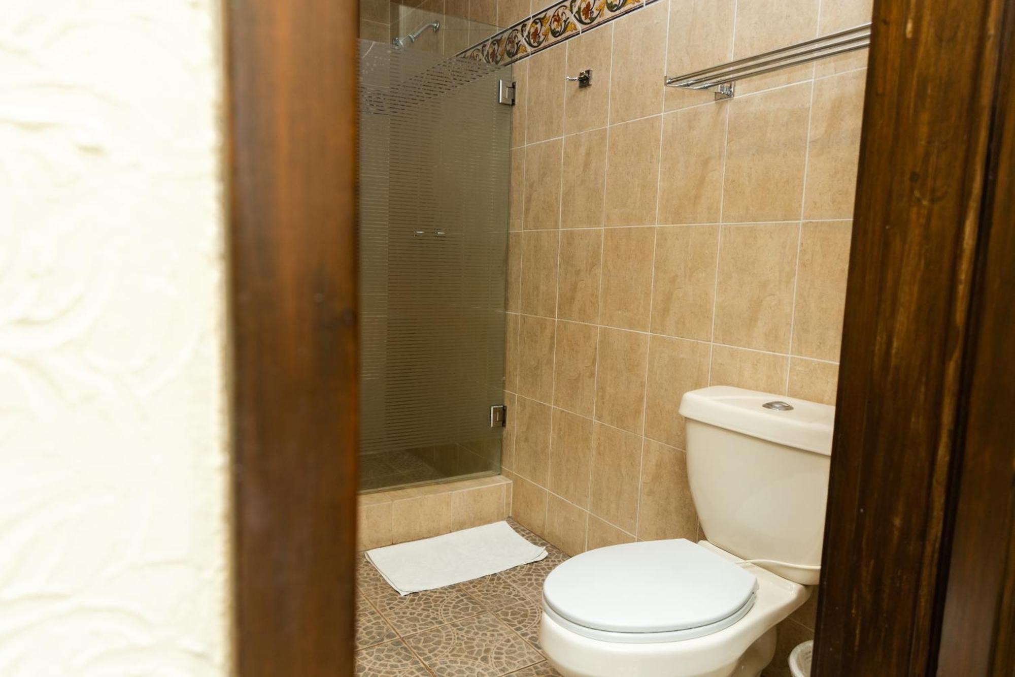 Habitación Doble con baño compartido - 2 camas