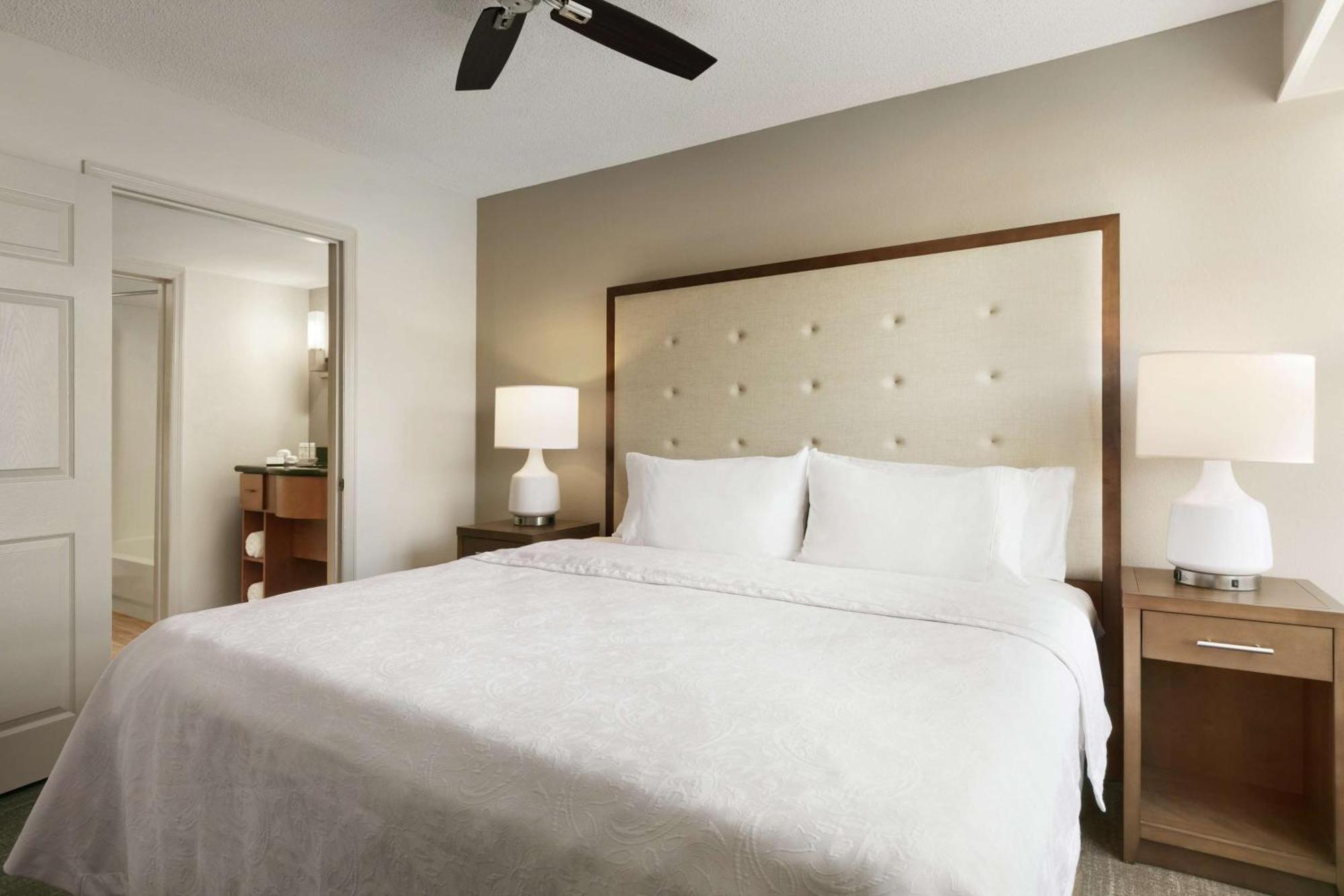 Two-Bedroom Suite with One King And Two Double Beds - Non-Smoking
