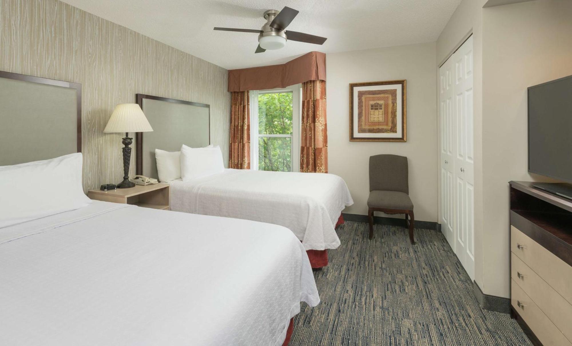 One-Bedroom Suite with Two Double Beds and Sofa Bed - Fireplace
