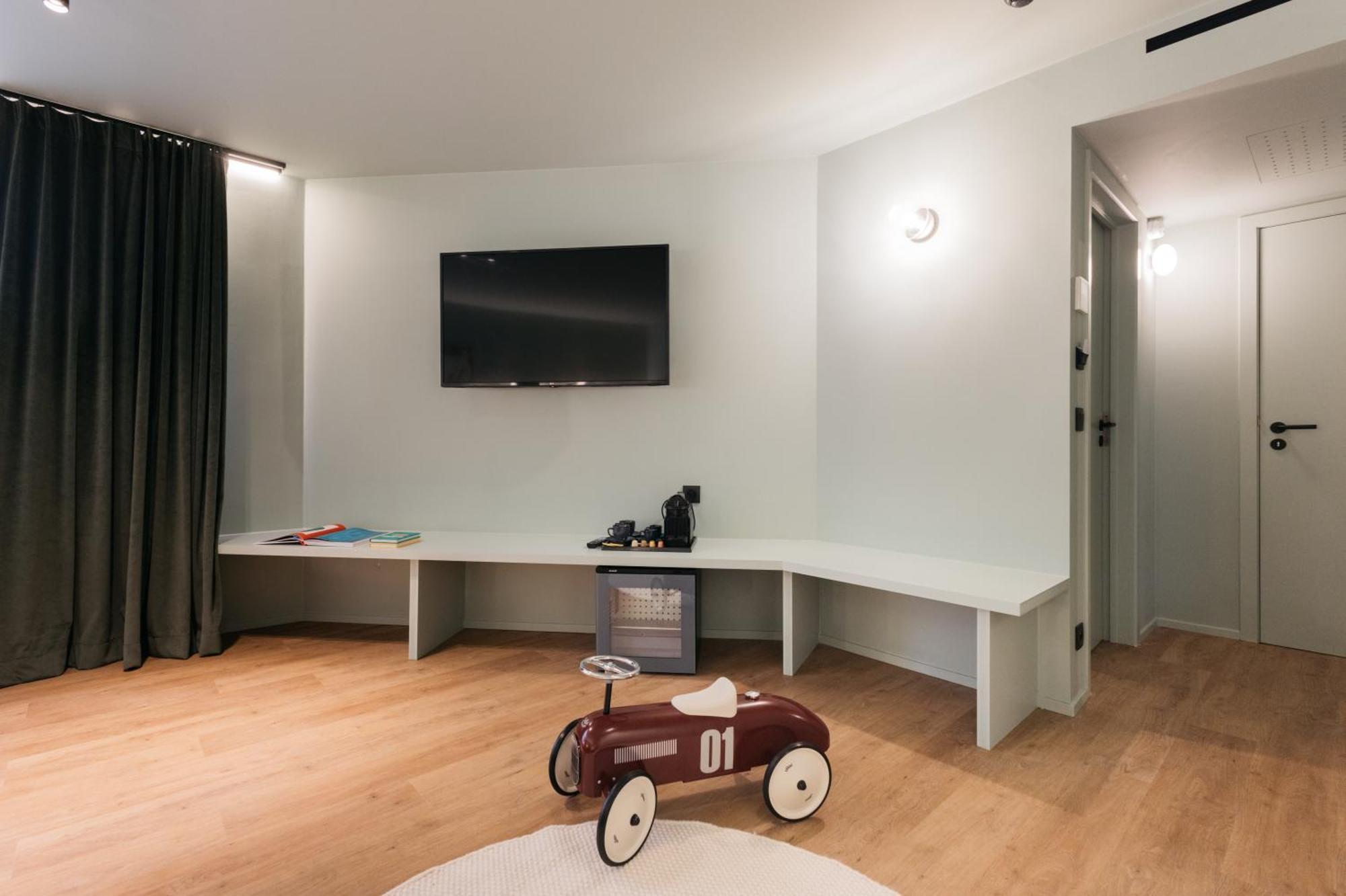 Family Suite,1549032220:JPEG