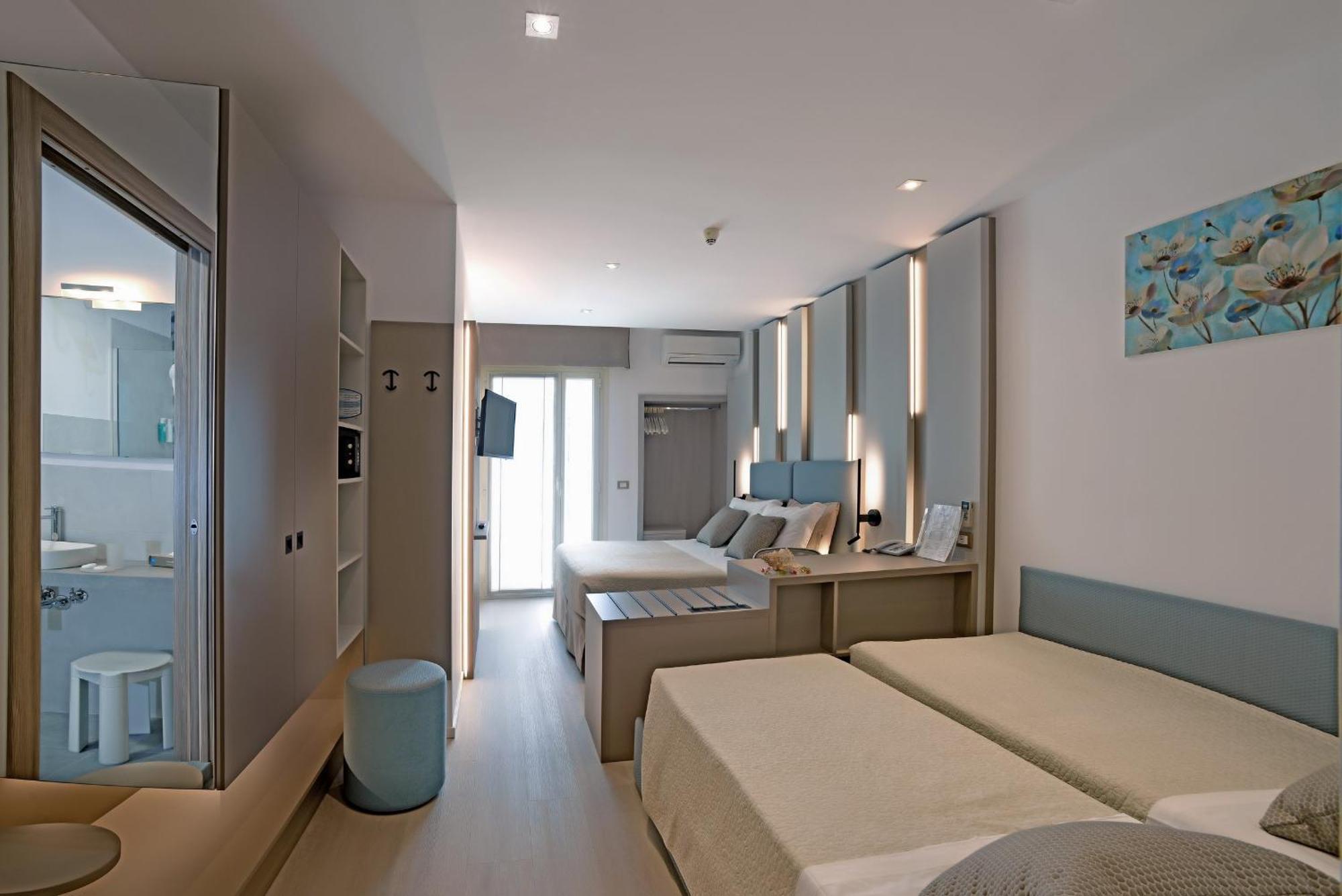 Superior Quadruple Room,1549421095:JPEG