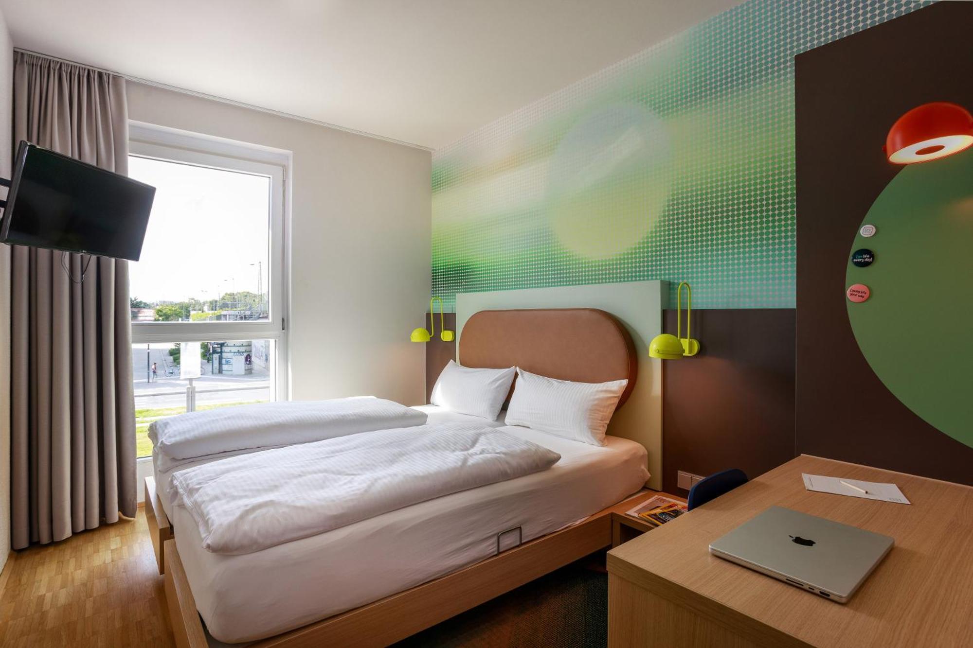 Standard Twin Room,1469983832:JPEG