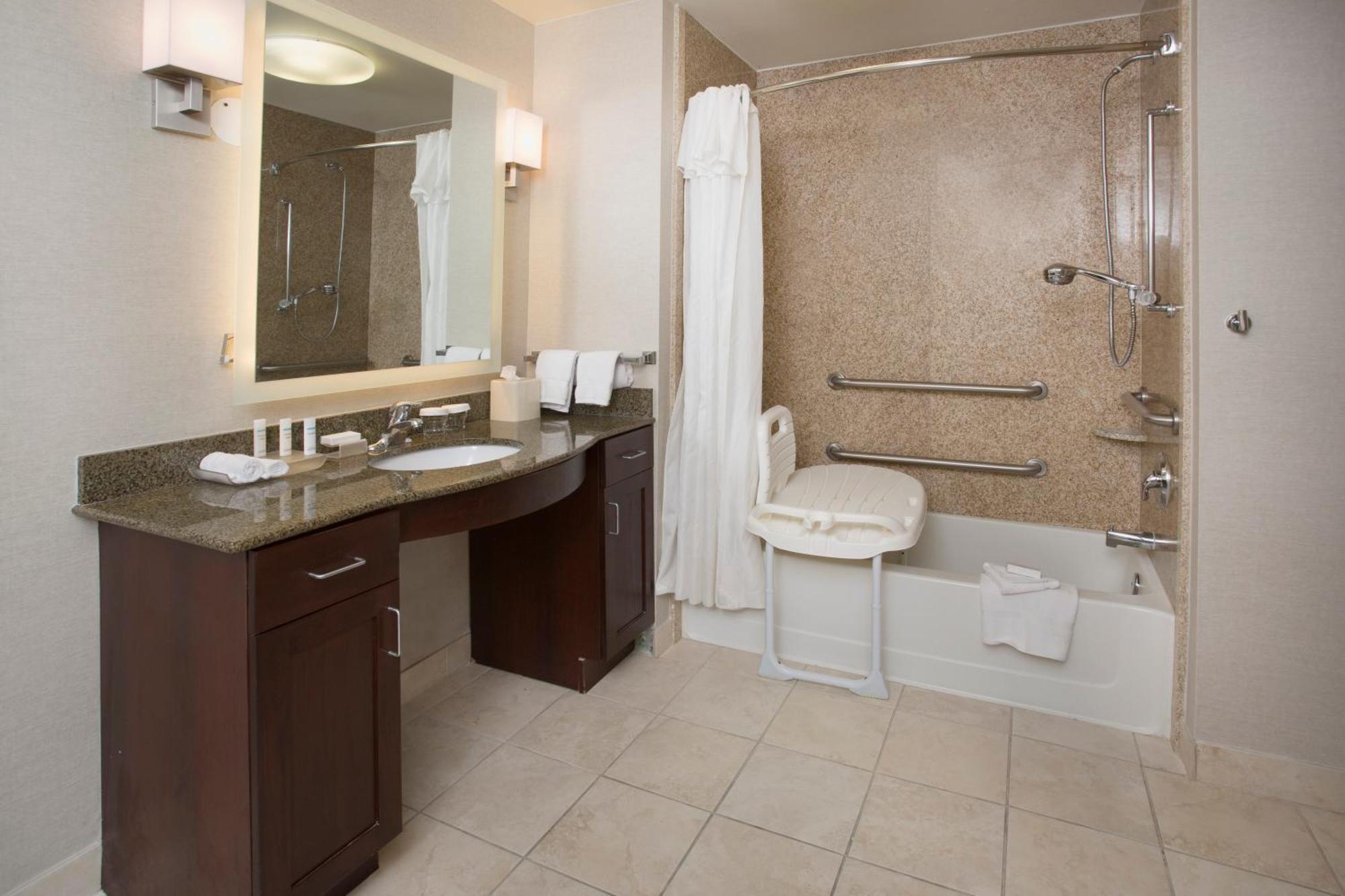 One-Bedroom King Suite - Non-Smoking