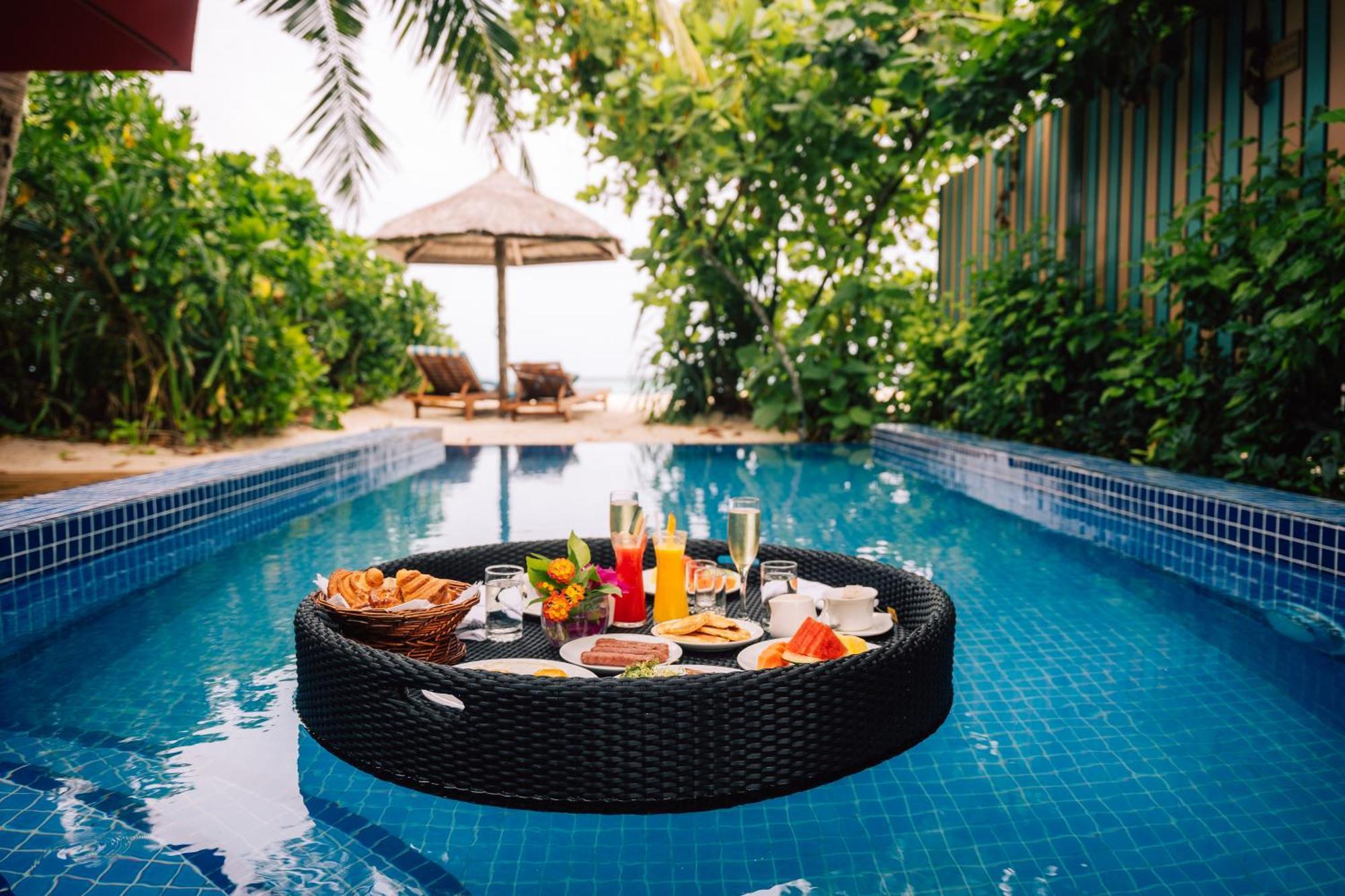 Deluxe Beach Pool Villa One Floating