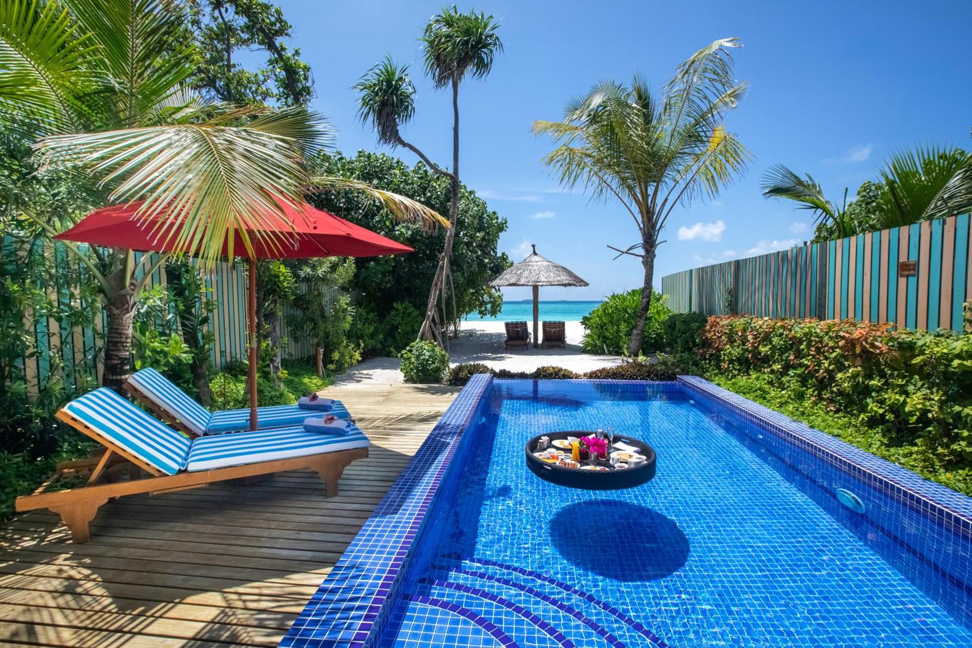Deluxe Beach Pool Villa One Floating