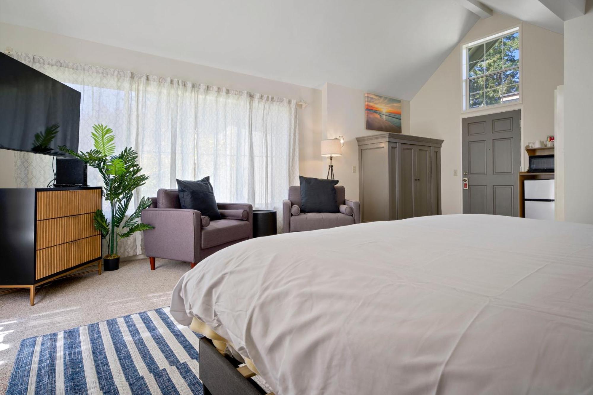 King Room,1550377642:JPEG
