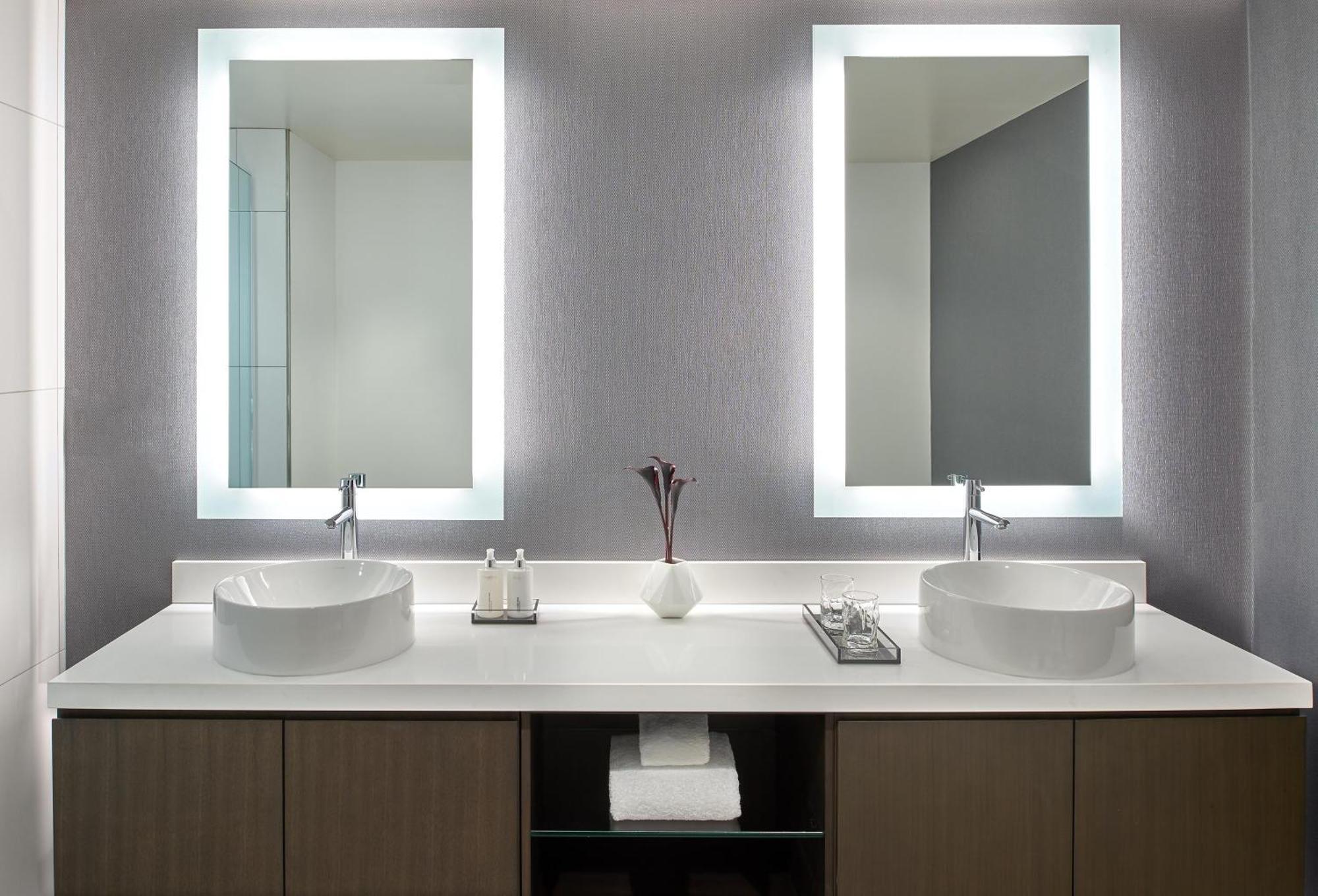 King Room with Spa Bath