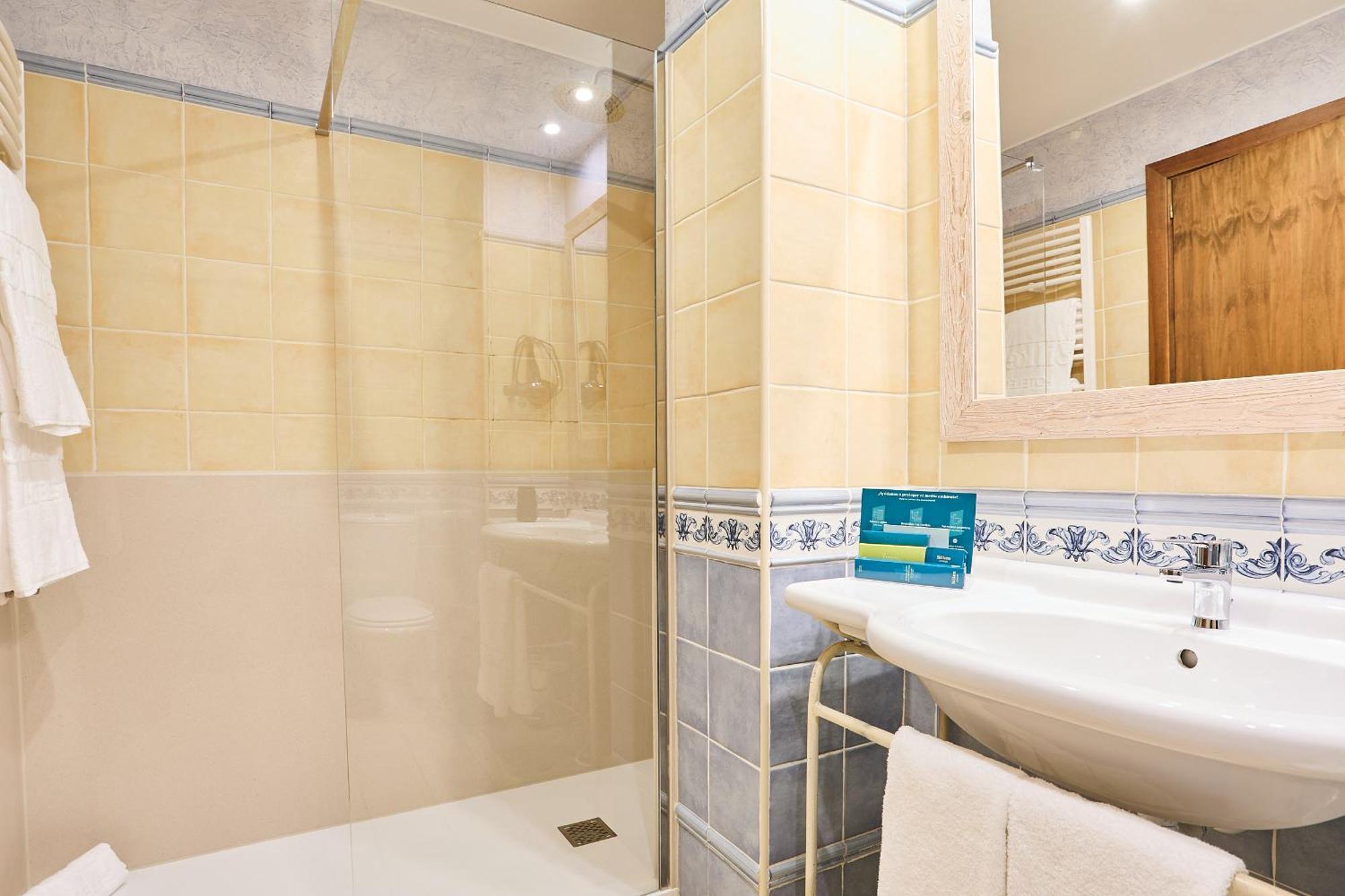 Triple Room Spa Access