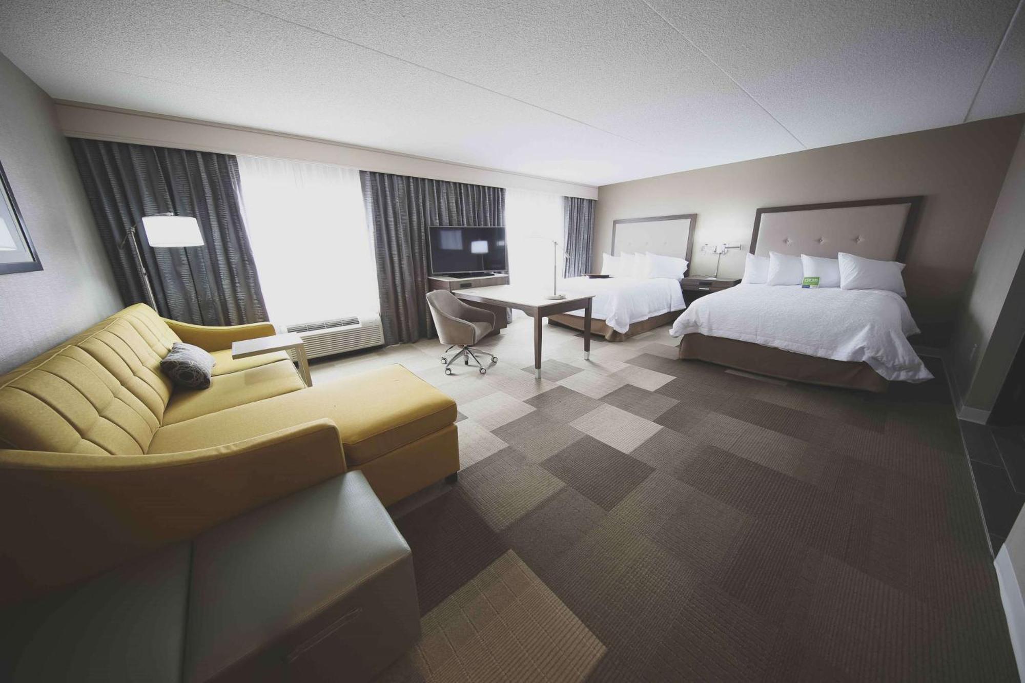 Studio Suite Two Queen Beds Non-Smoking