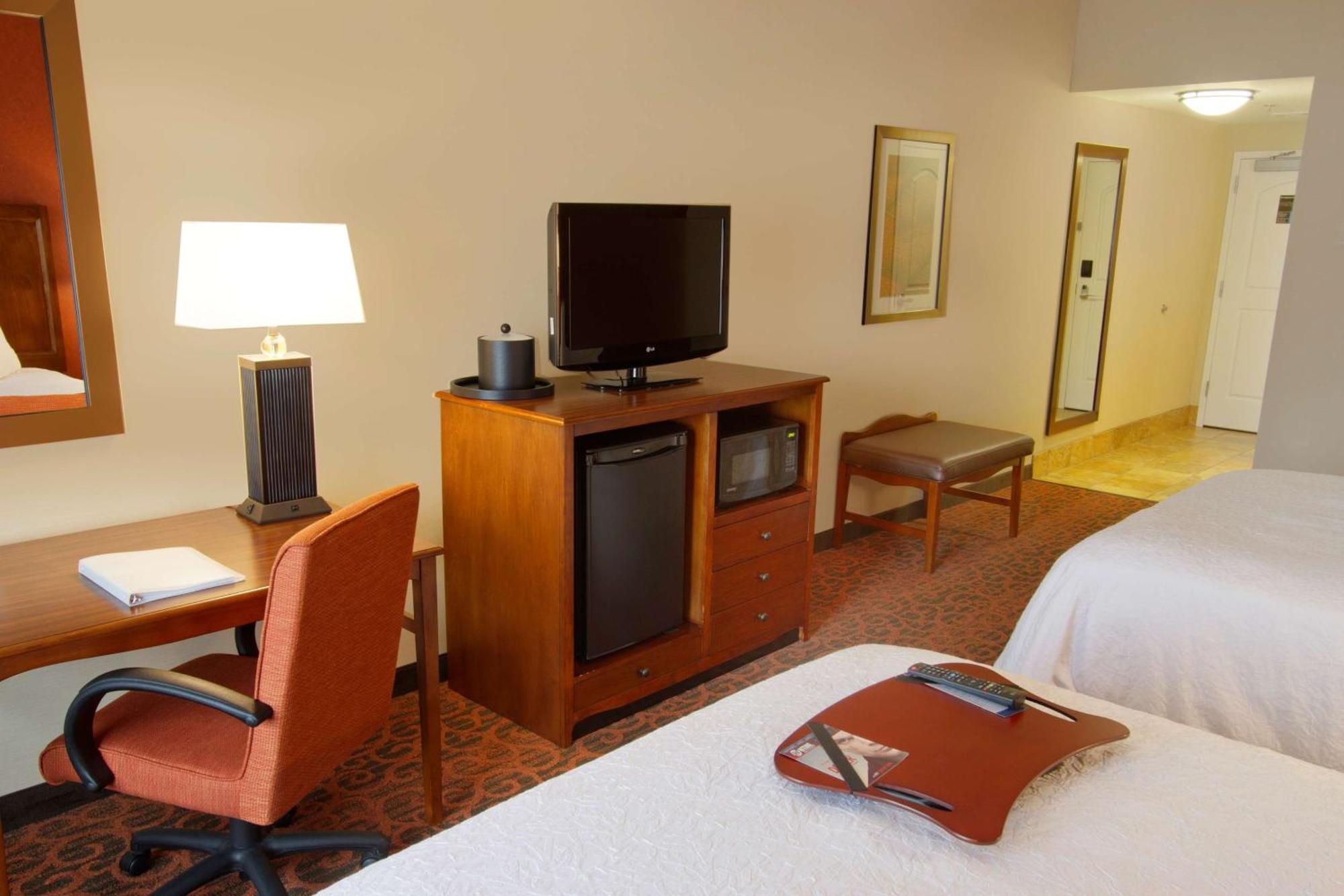 Queen Room Two Queen Beds Roll Shower Mobility Hearing Access or Non-Smoking