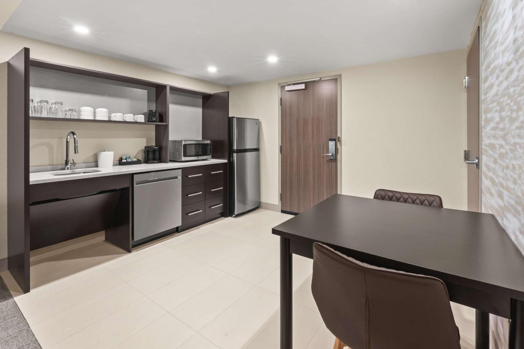 One-Bedroom King Suite