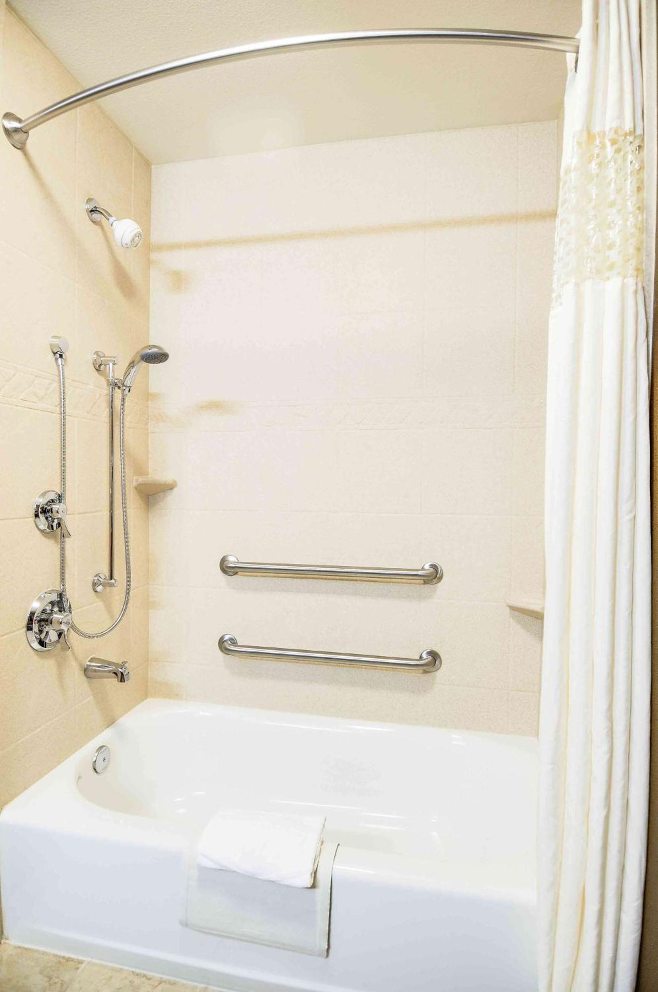 Queen Room with Two Queen Beds - Mobility and Hearing Access/Non-Smoking