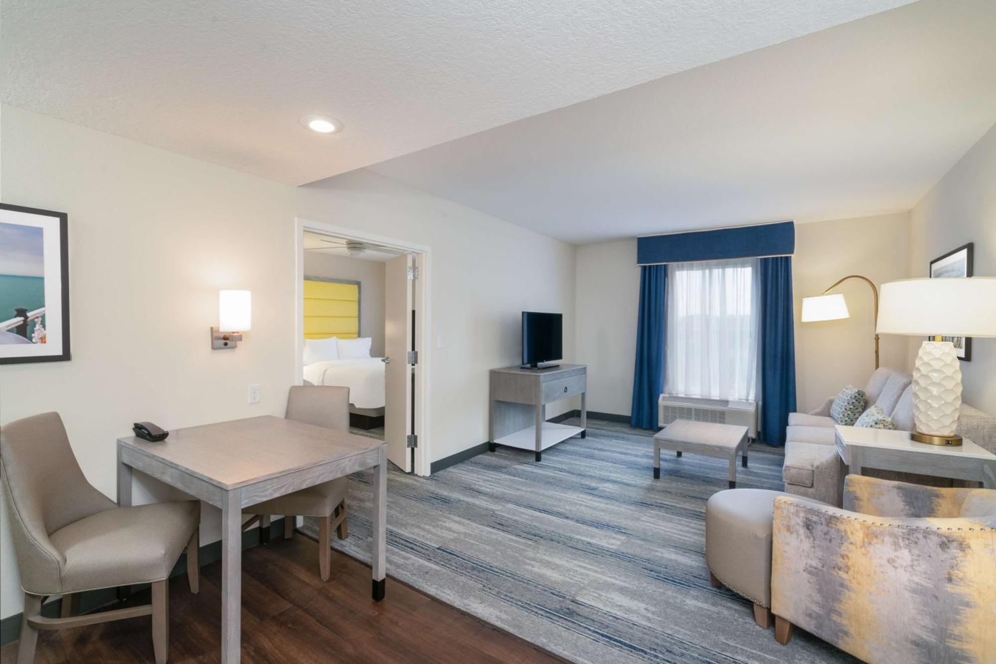 Suite Two Queen Beds Water View Non-Smoking