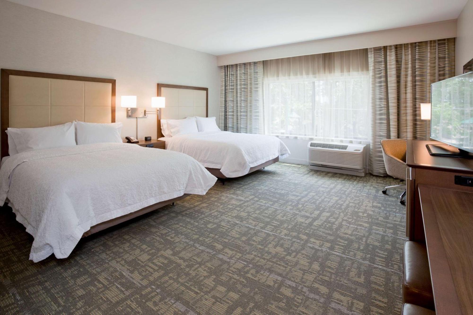 Queen Room Two Queen Beds Mobility Access or Non-Smoking