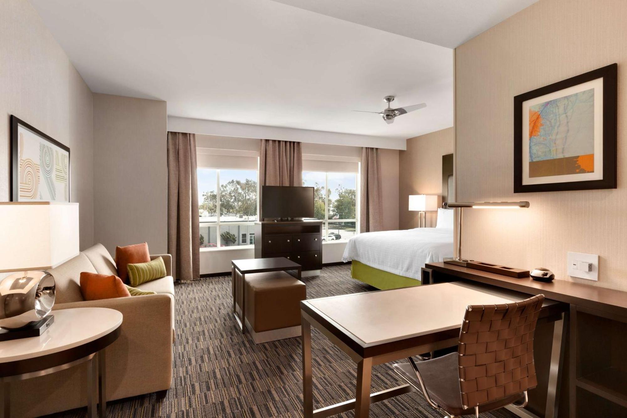 Premium King Studio Suite,1551396145:JPEG