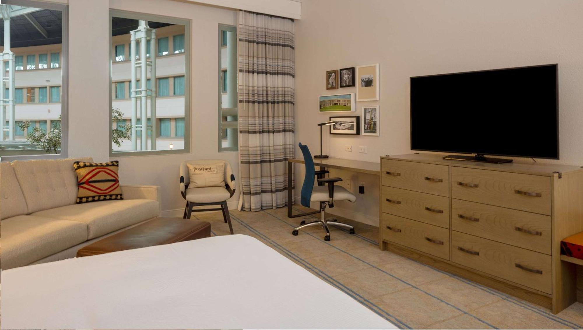 Premier King Room