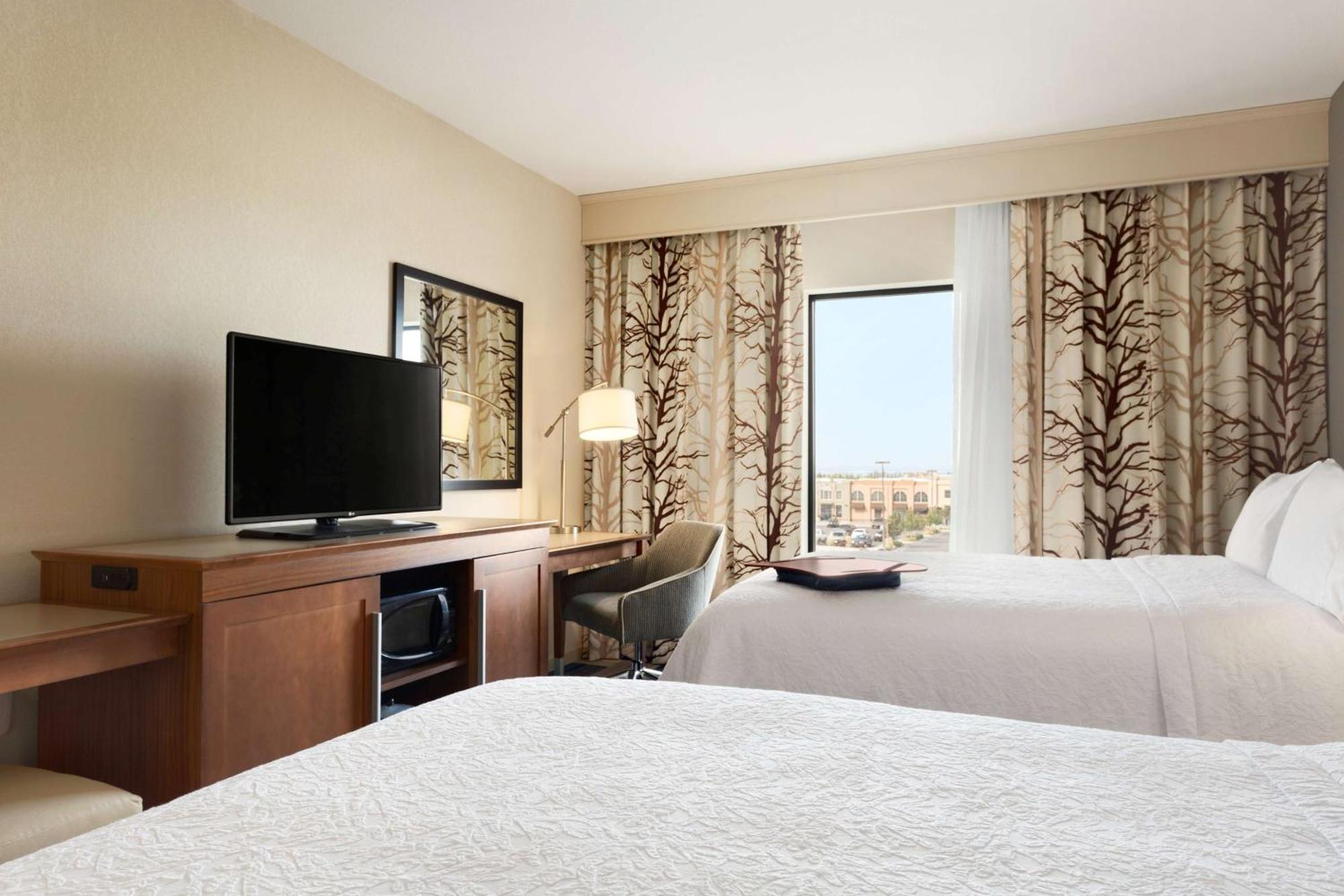Queen Room Two Queen Beds Mobility Hearing Access or Non-Smoking