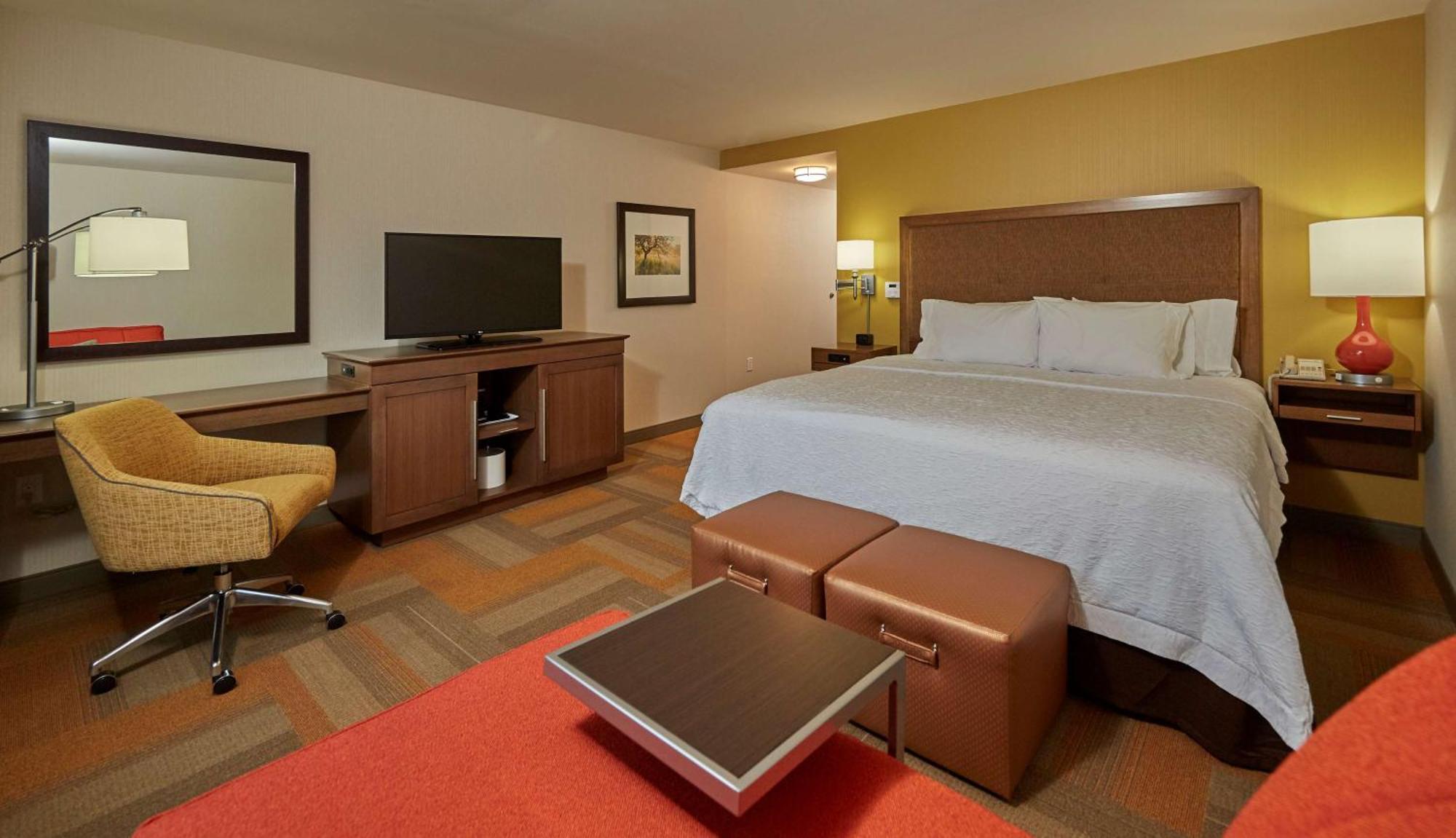 Executive King Room with River View - Non-Smoking