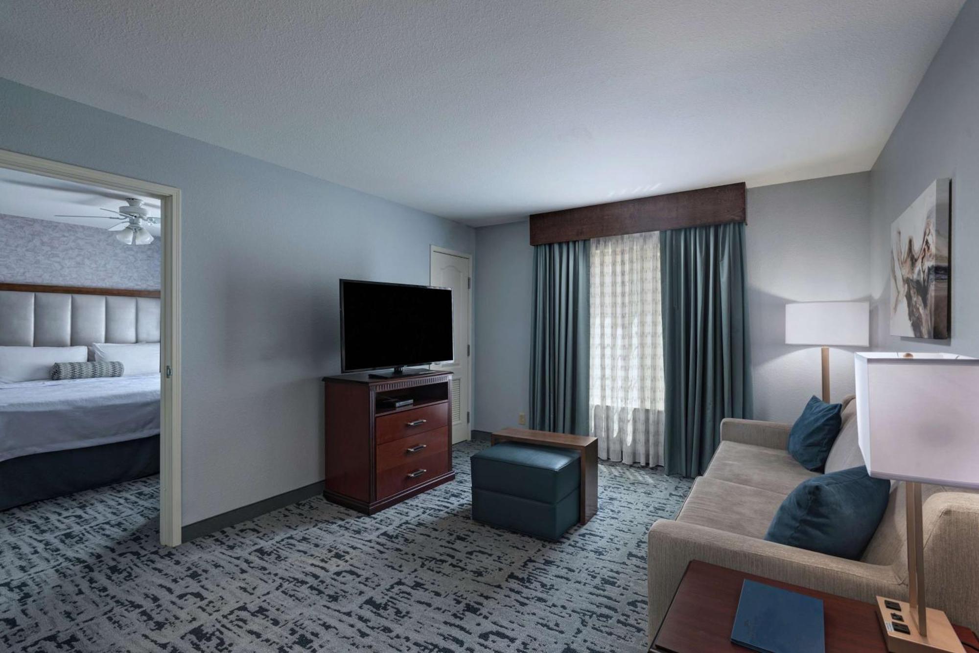 One-Bedroom King Suite Non-Smoking,1551453748:JPEG
