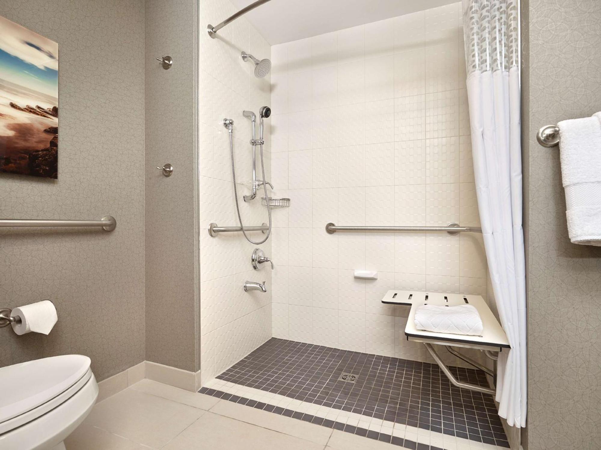 Queen Room with Two Queen Beds - Hearing Access/Non-Smoking