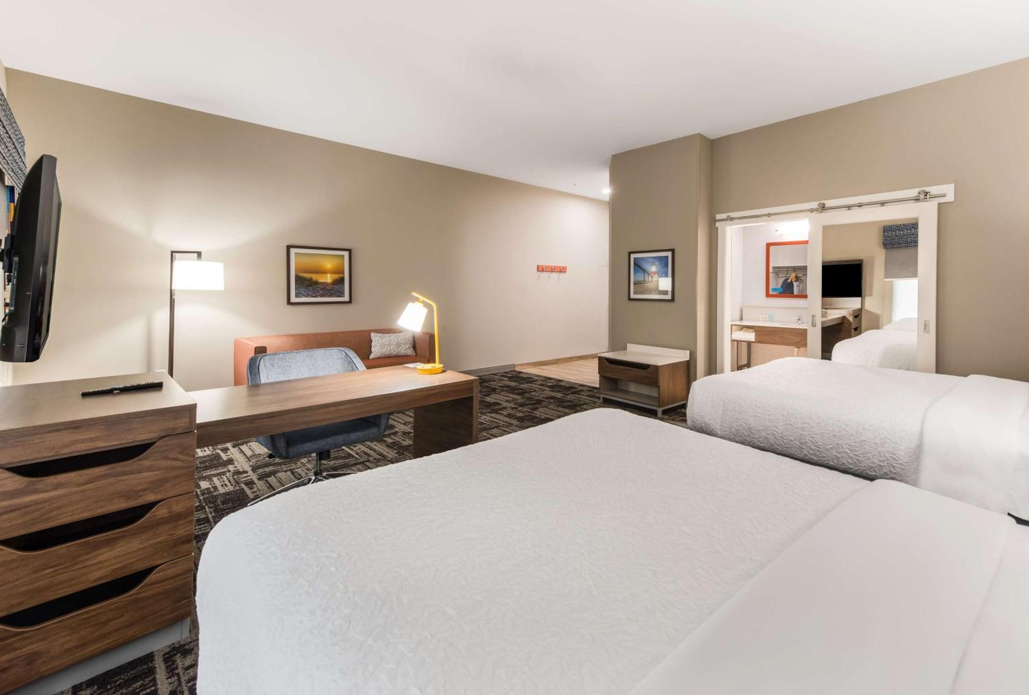 Studio Suite Two Queen Beds Non-Smoking