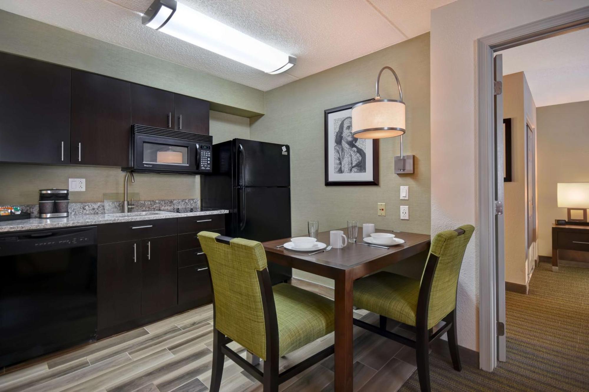 One-Bedroom King Suite - Non-Smoking