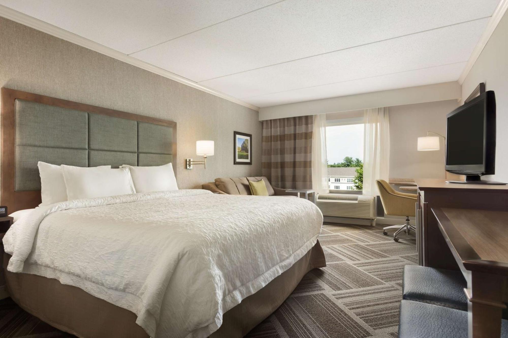King Room with King Bed - Non-Smoking