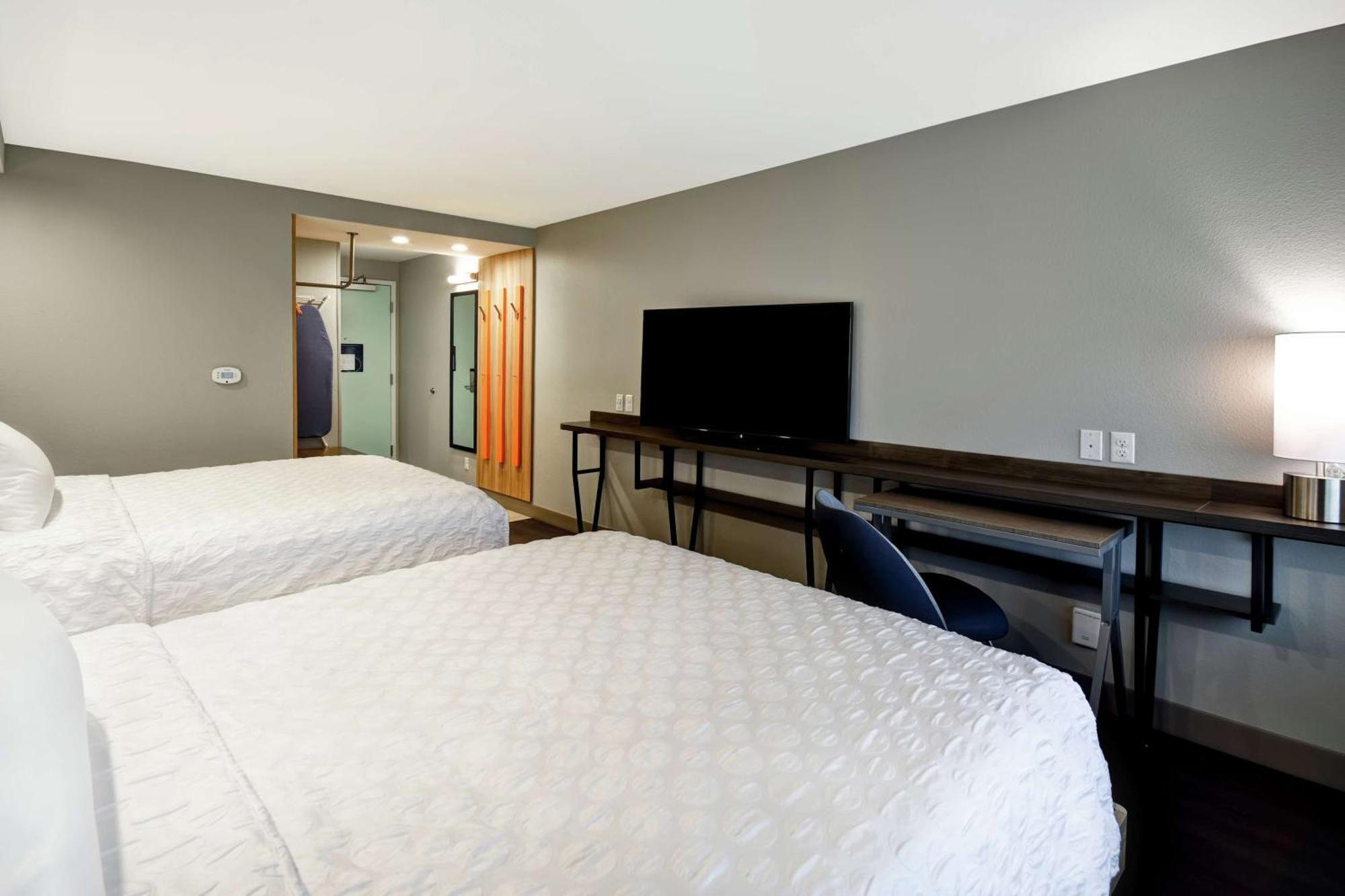 Queen Room Two Queen Beds
