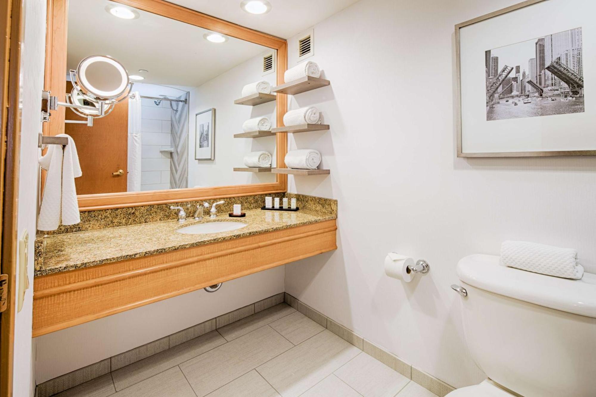 One-Bedroom Queen Suite with Two Queen Beds - Mobility and Hearing Access/Non-Smoking