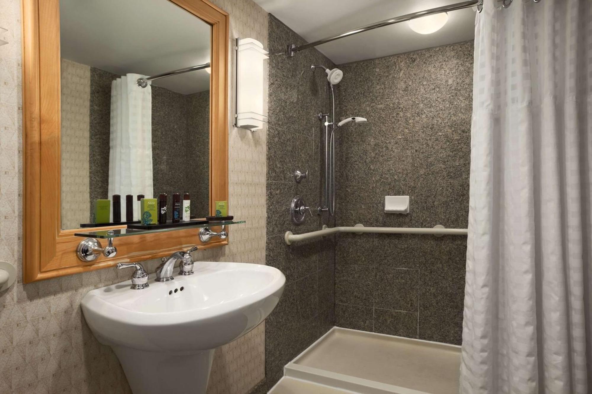 Suite with Two Queen Beds and Roll-In Shower - Mobility and Hearing Access/Non-Smoking