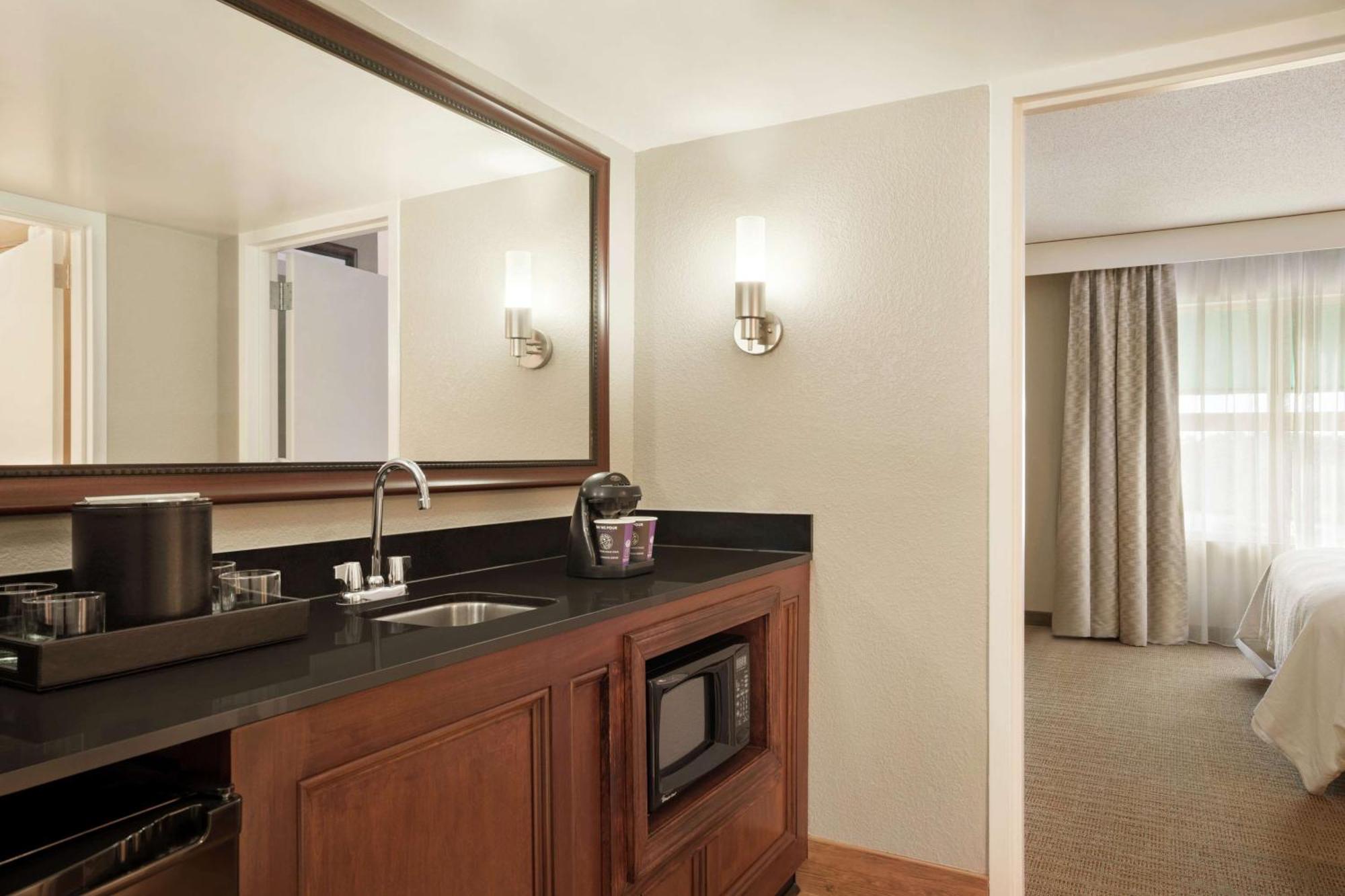 Two-Room King Corner Suite