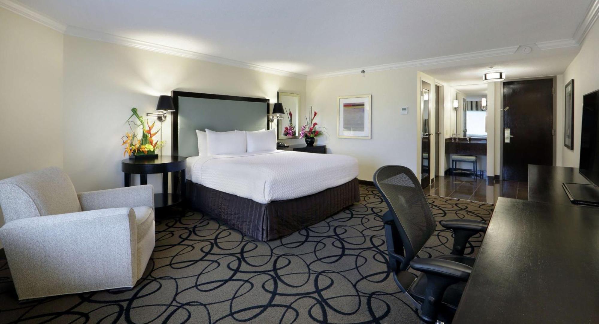 King Corner Room