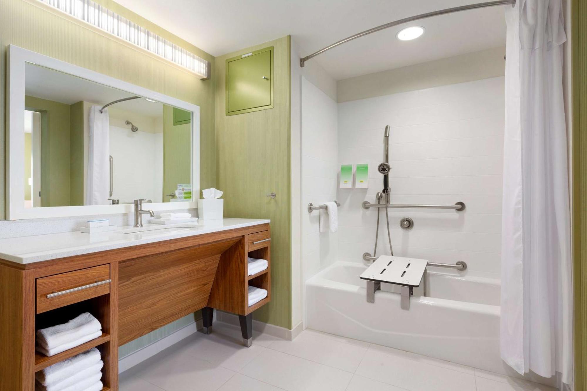 Queen Studio with Two Queen Beds - Mobility Access/Non-Smoking