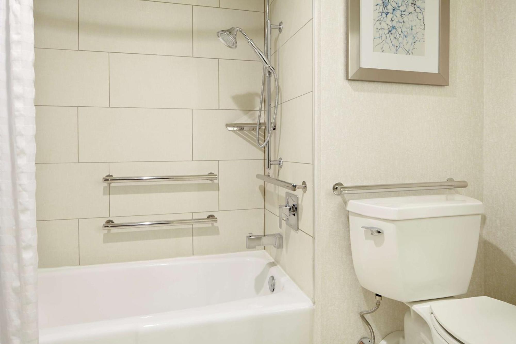 Suite with Two Queen Beds - Mobility Access/Non-Smoking