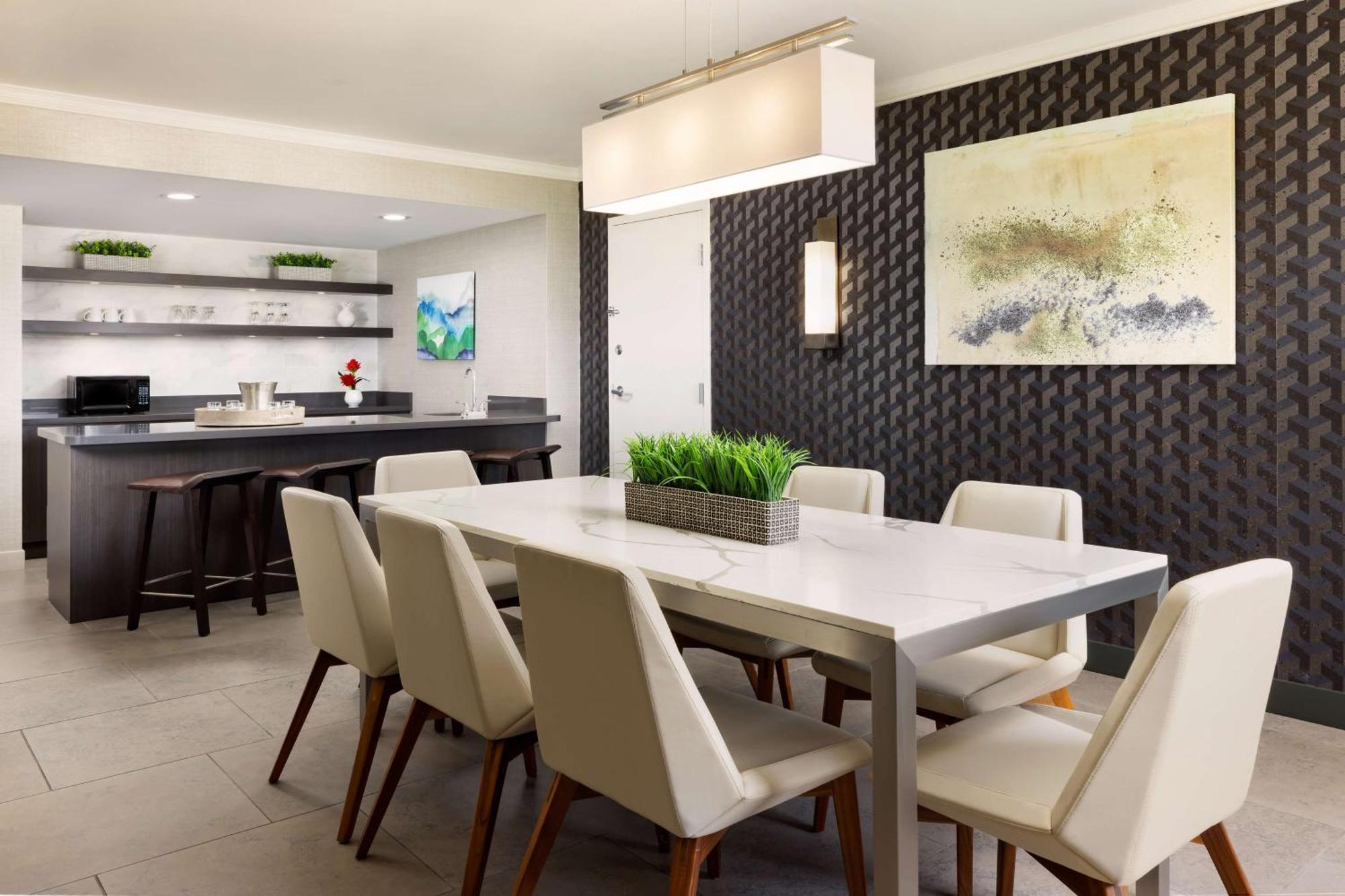 Executive King Room,1552146652:JPEG