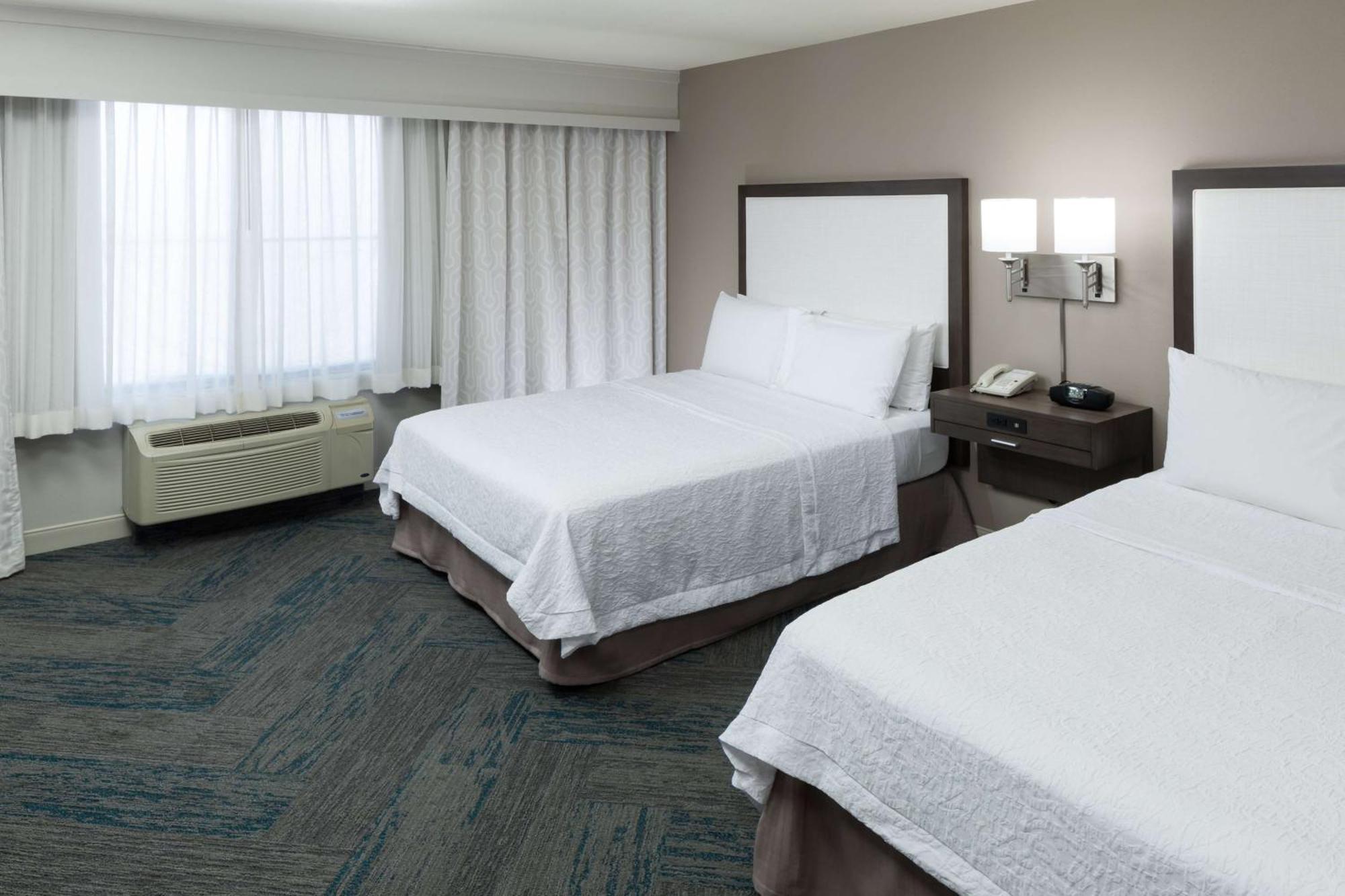 Queen Room Two Queen Beds Mobility Hearing Access or Non-Smoking