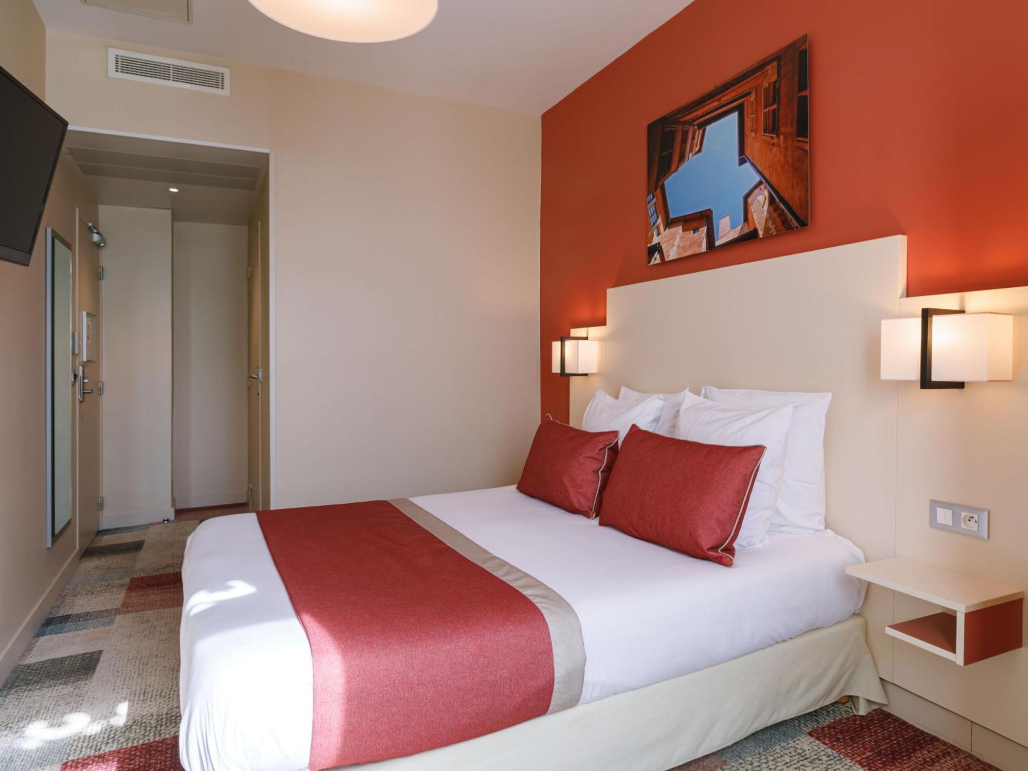 Air-conditioned Comfort Double Room,1552329505:JPEG