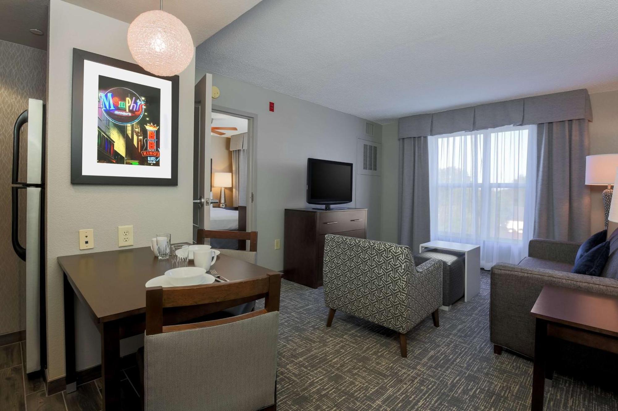One-Bedroom King Suite - Non-Smoking